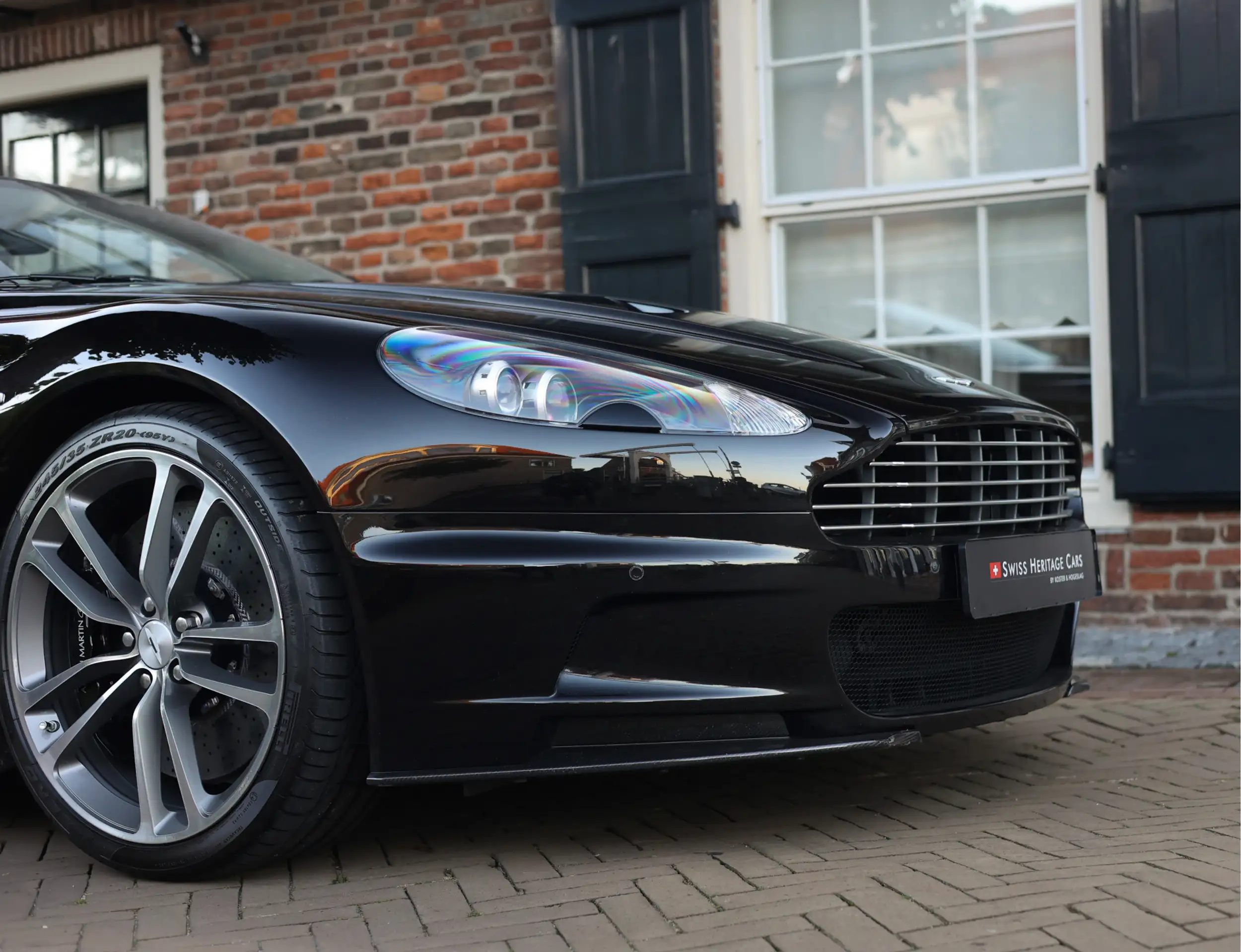 Aston Martin - DBS