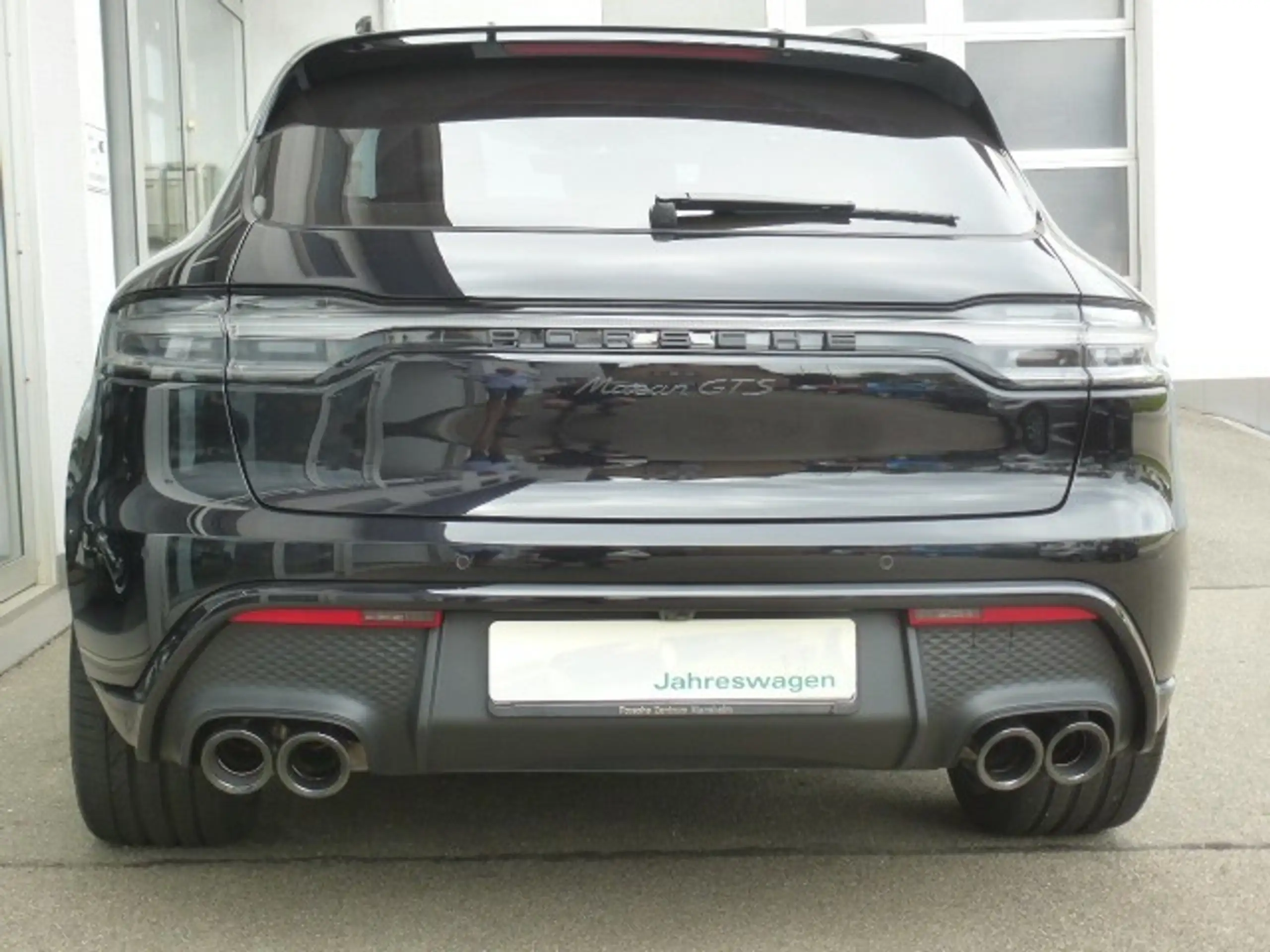 Porsche - Macan