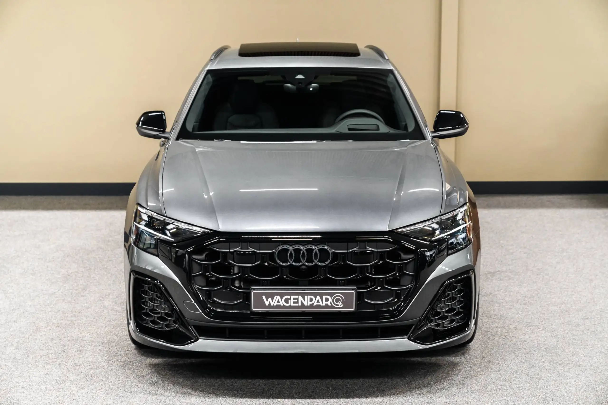 Audi - Q8