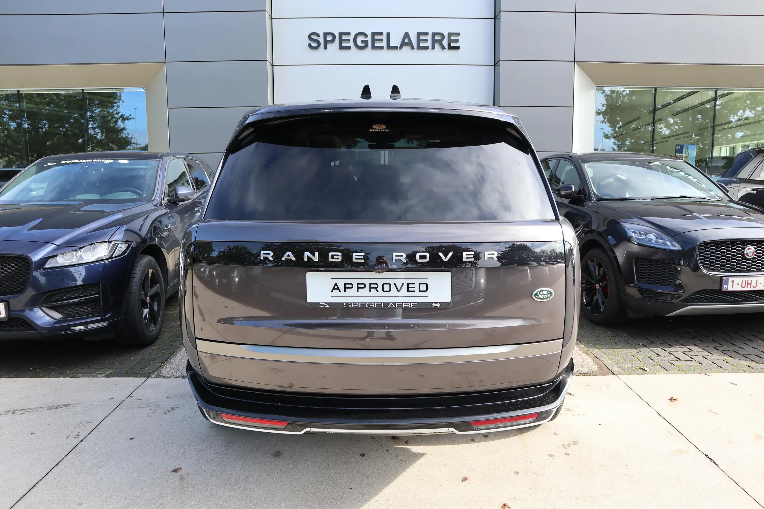 Land Rover - Range Rover