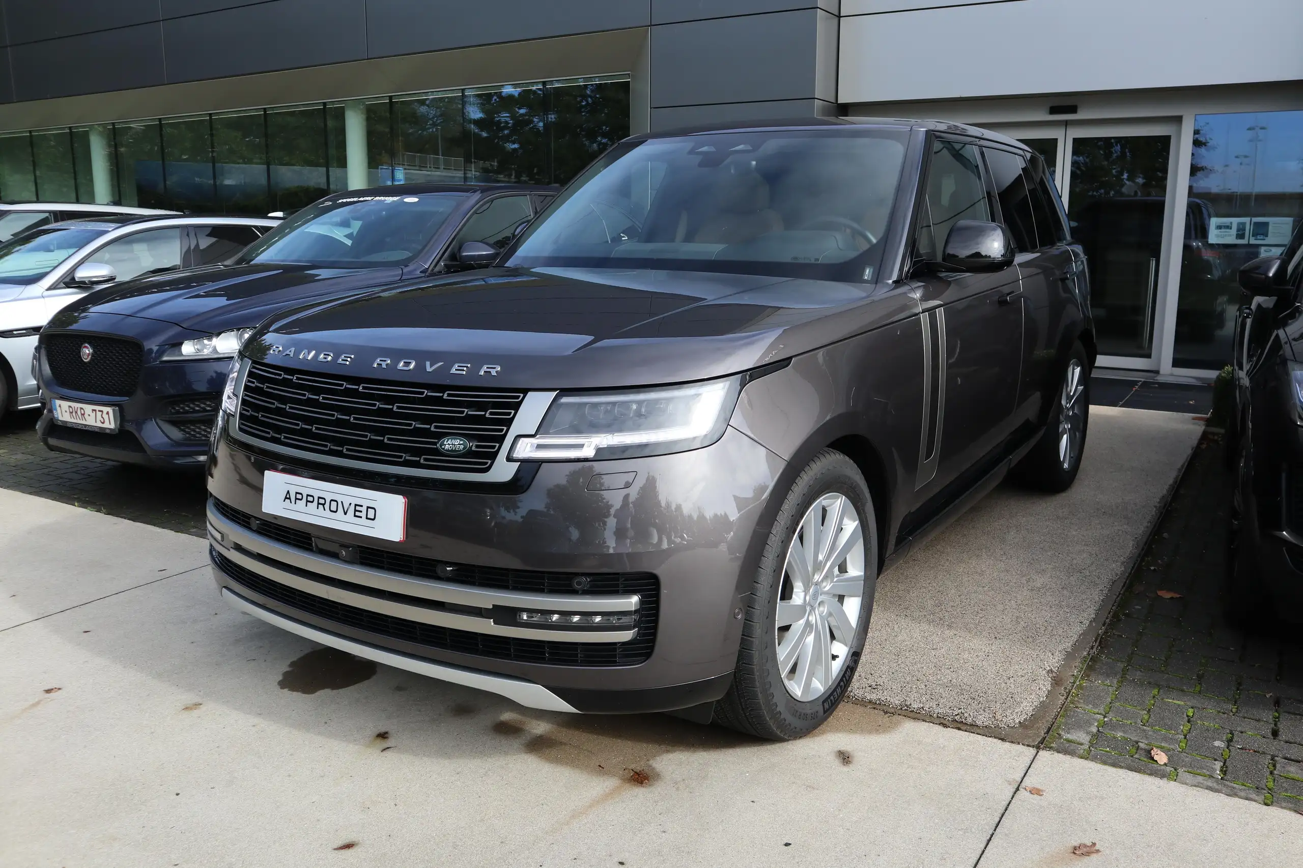 Land Rover - Range Rover