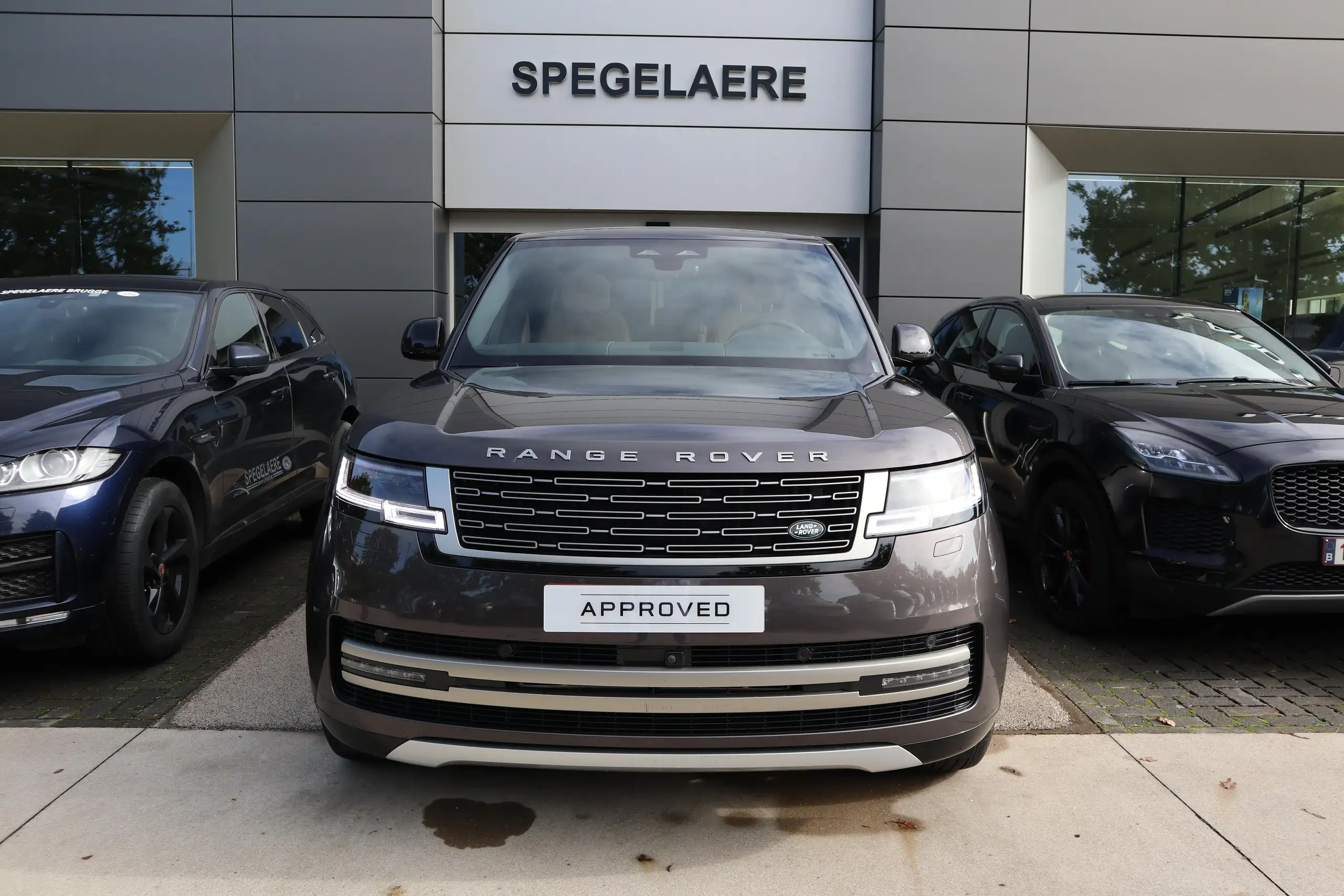 Land Rover - Range Rover