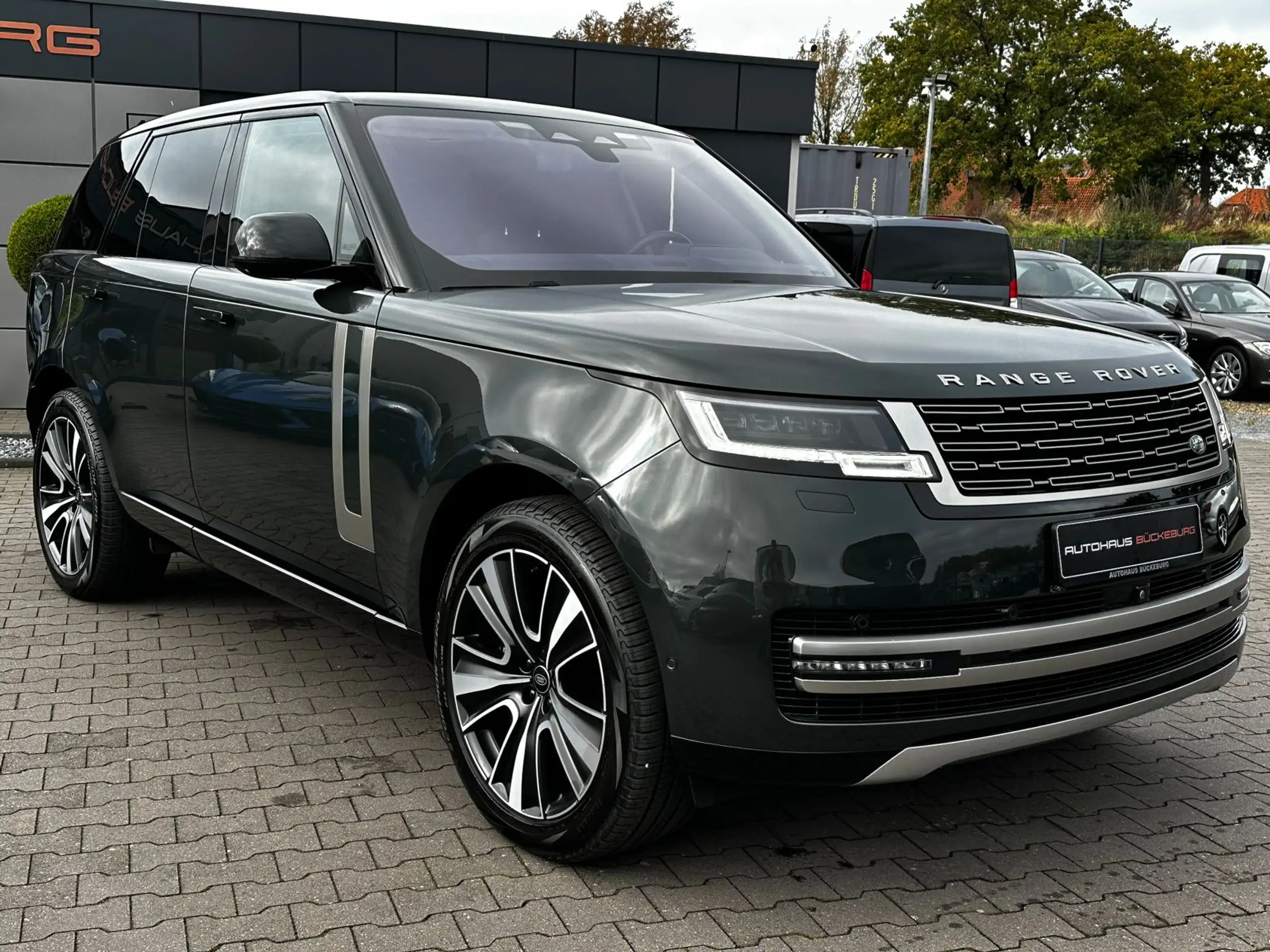 Land Rover - Range Rover