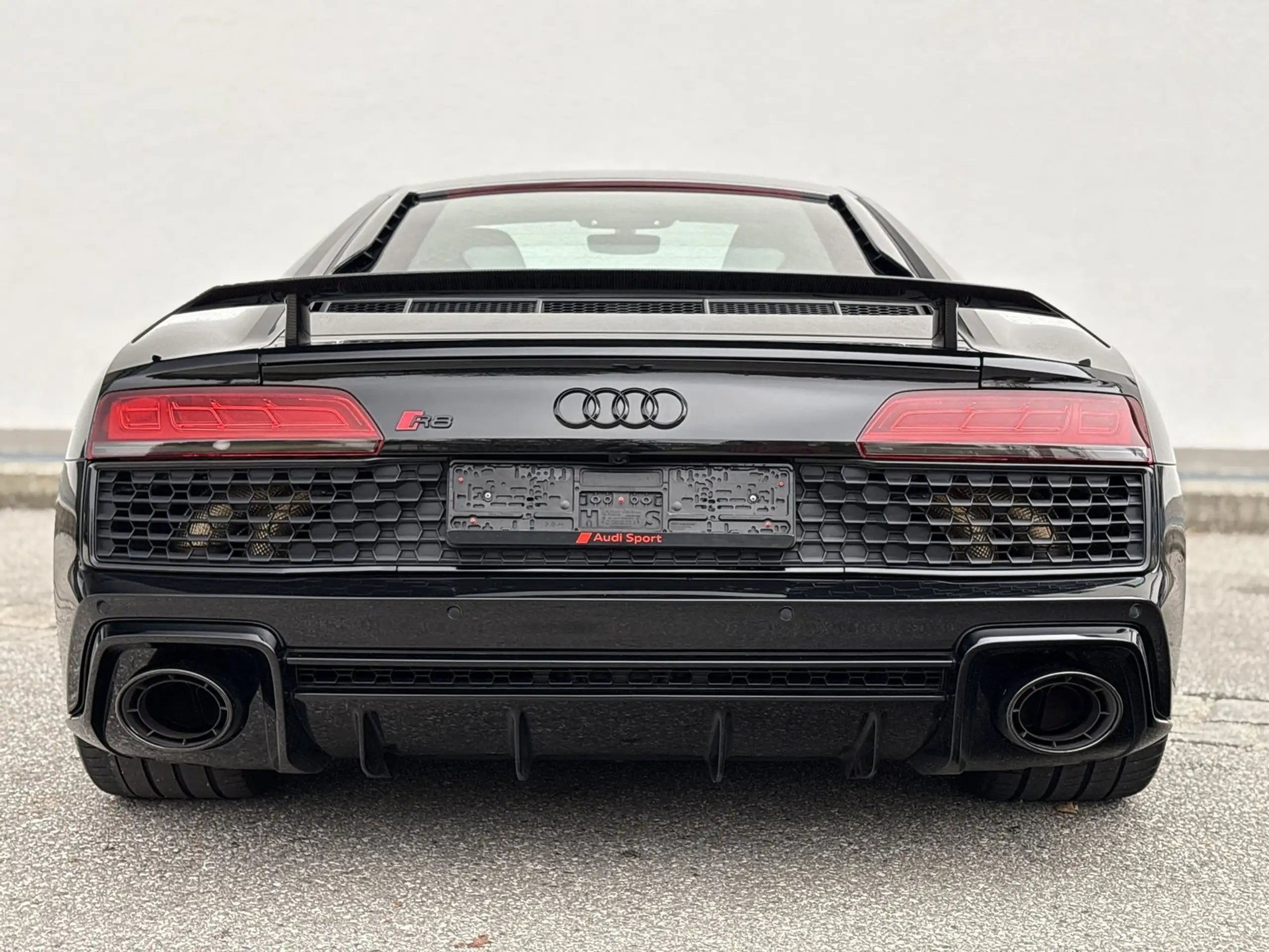 Audi - R8