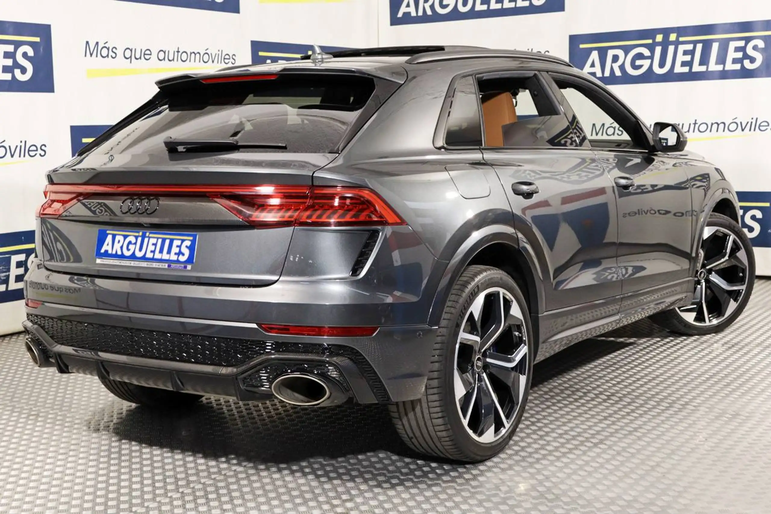 Audi - Q8