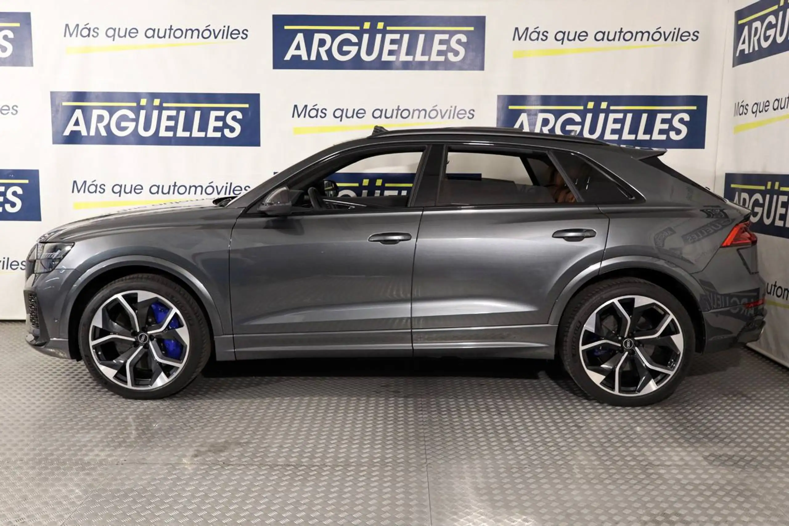 Audi - Q8