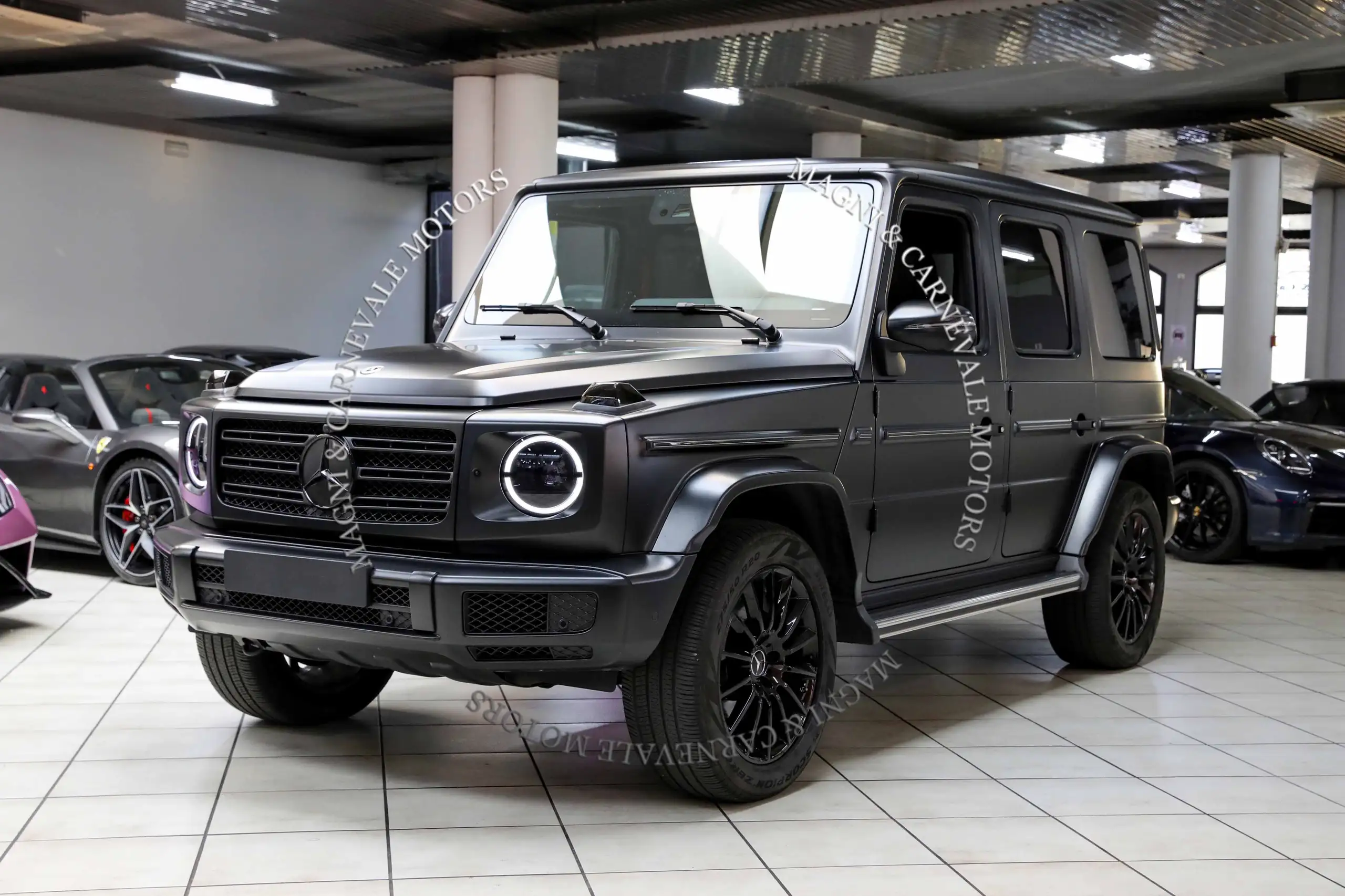 Mercedes-Benz - G 400