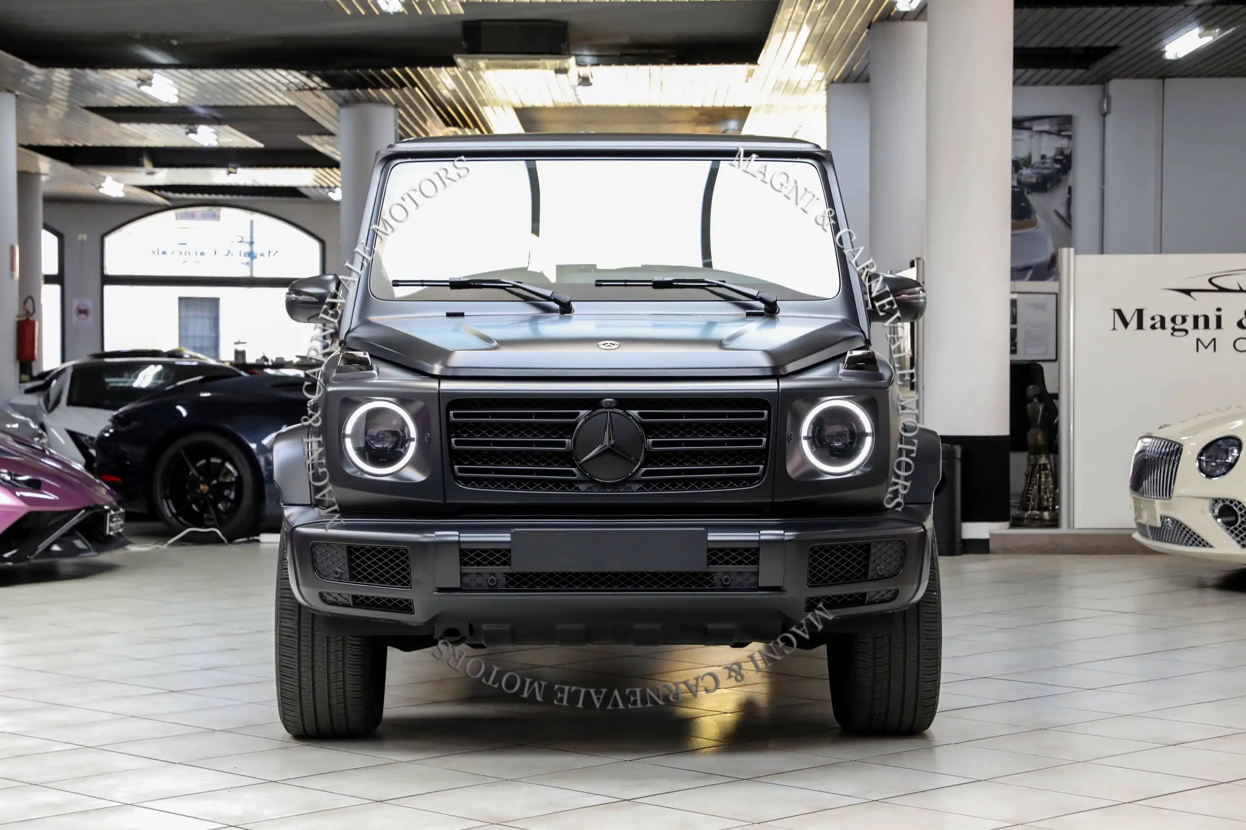 Mercedes-Benz - G 400