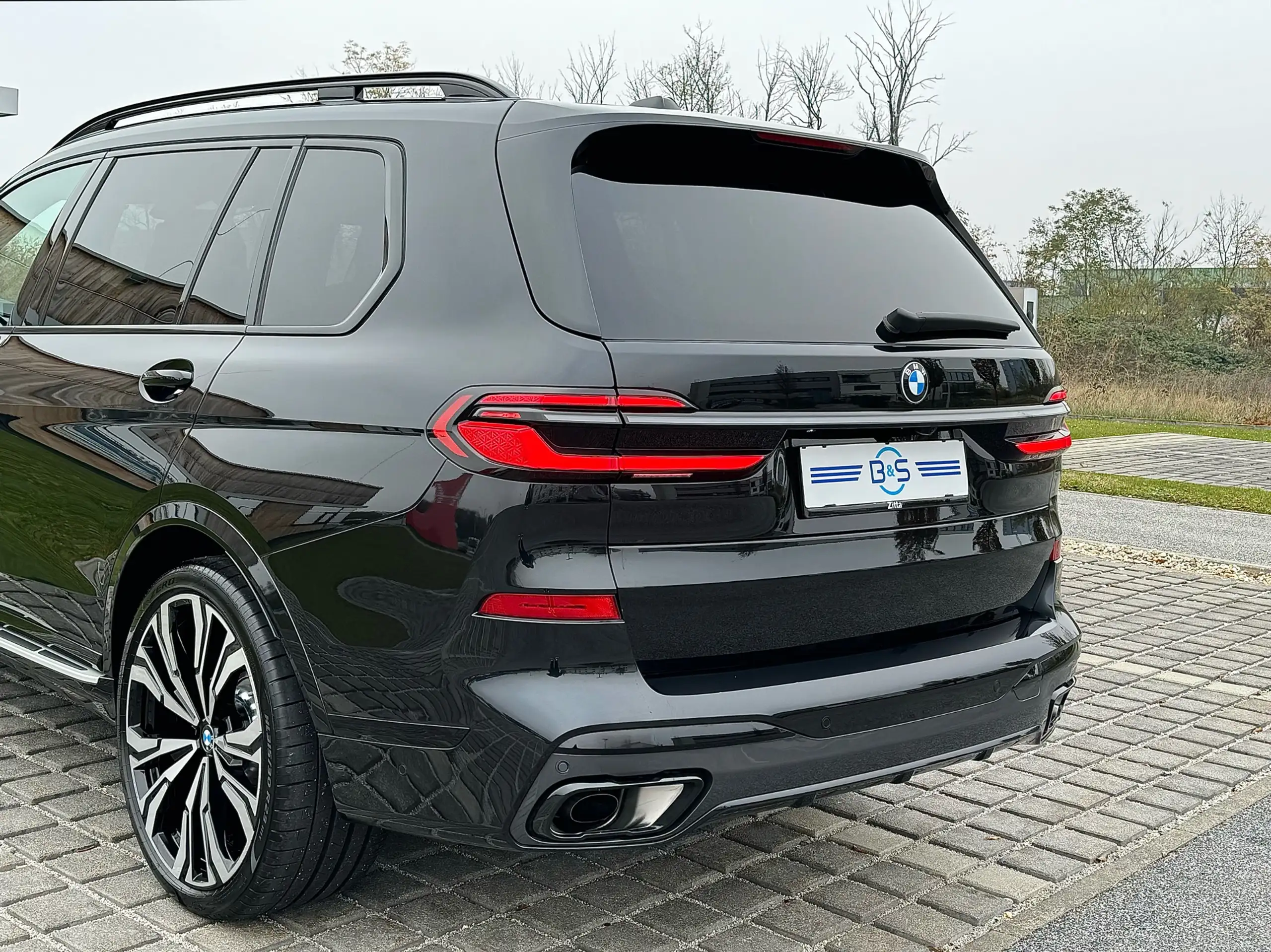 BMW - X7