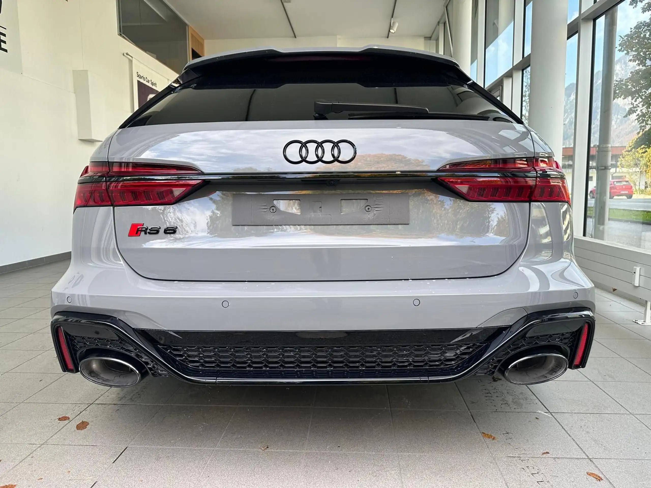 Audi - RS6