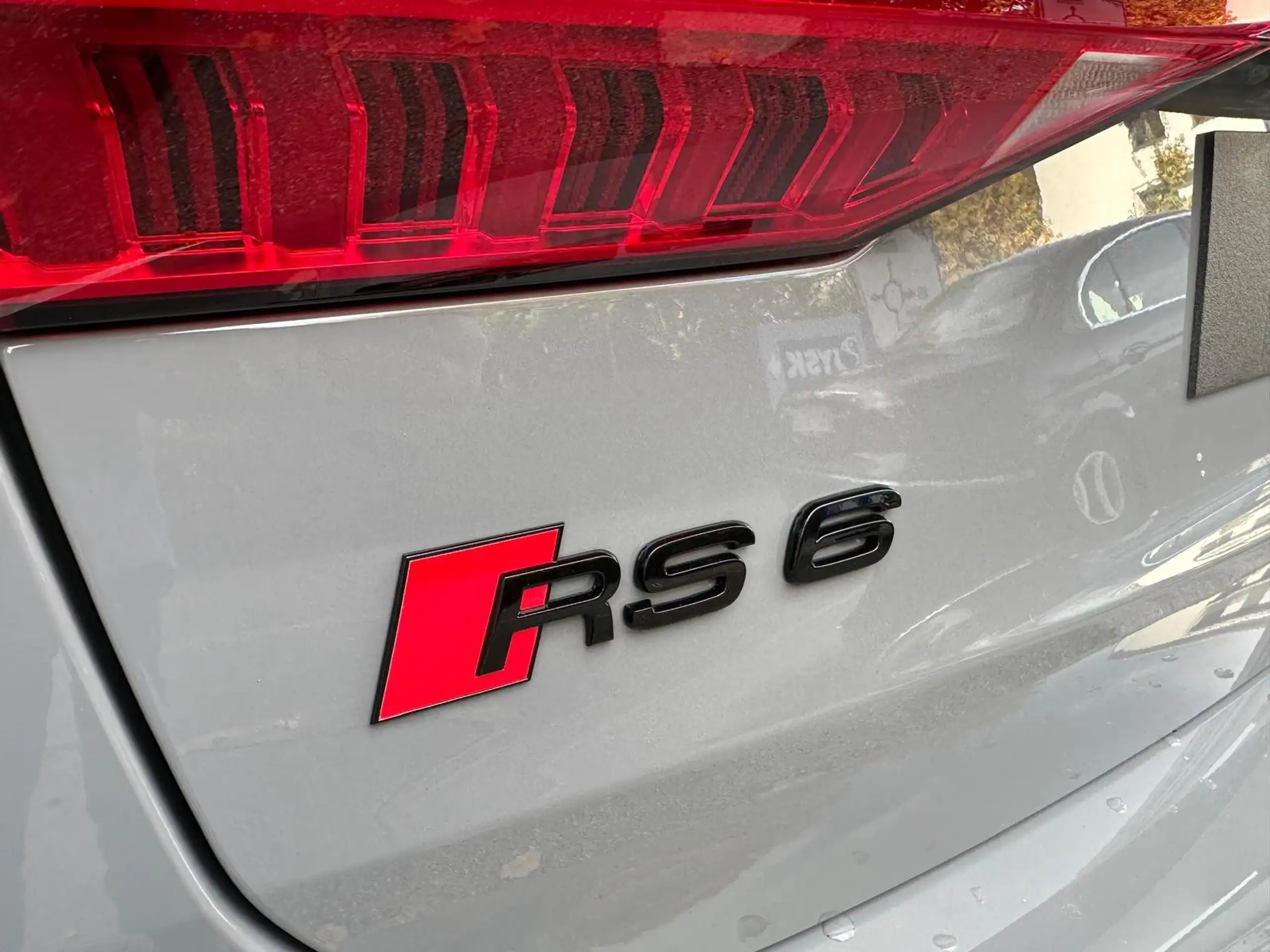 Audi - RS6