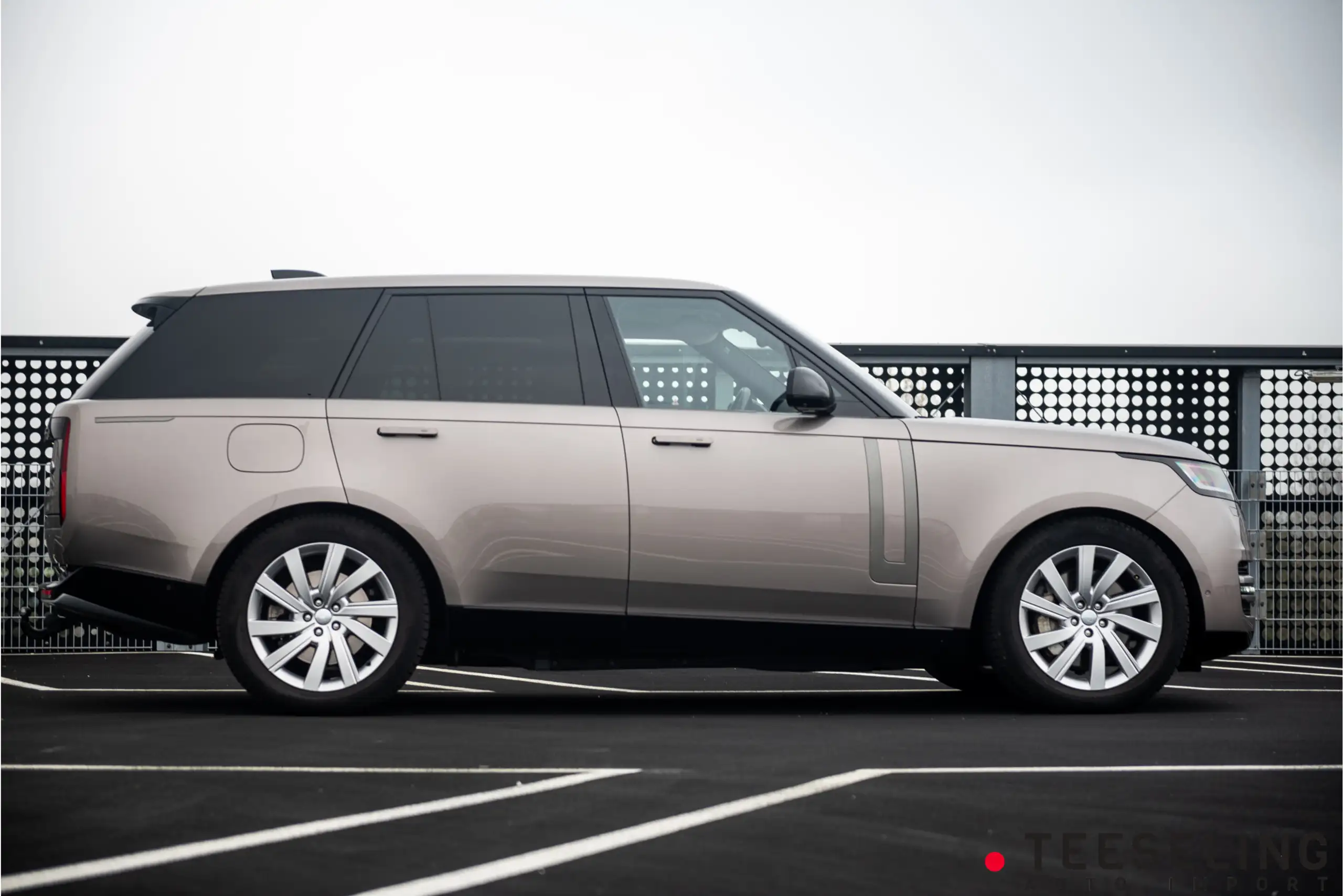 Land Rover - Range Rover