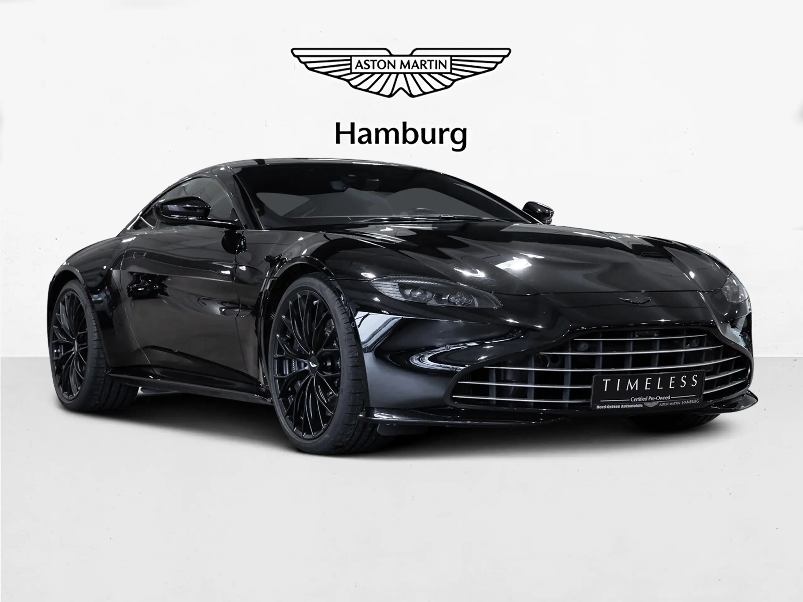 Aston Martin - V8