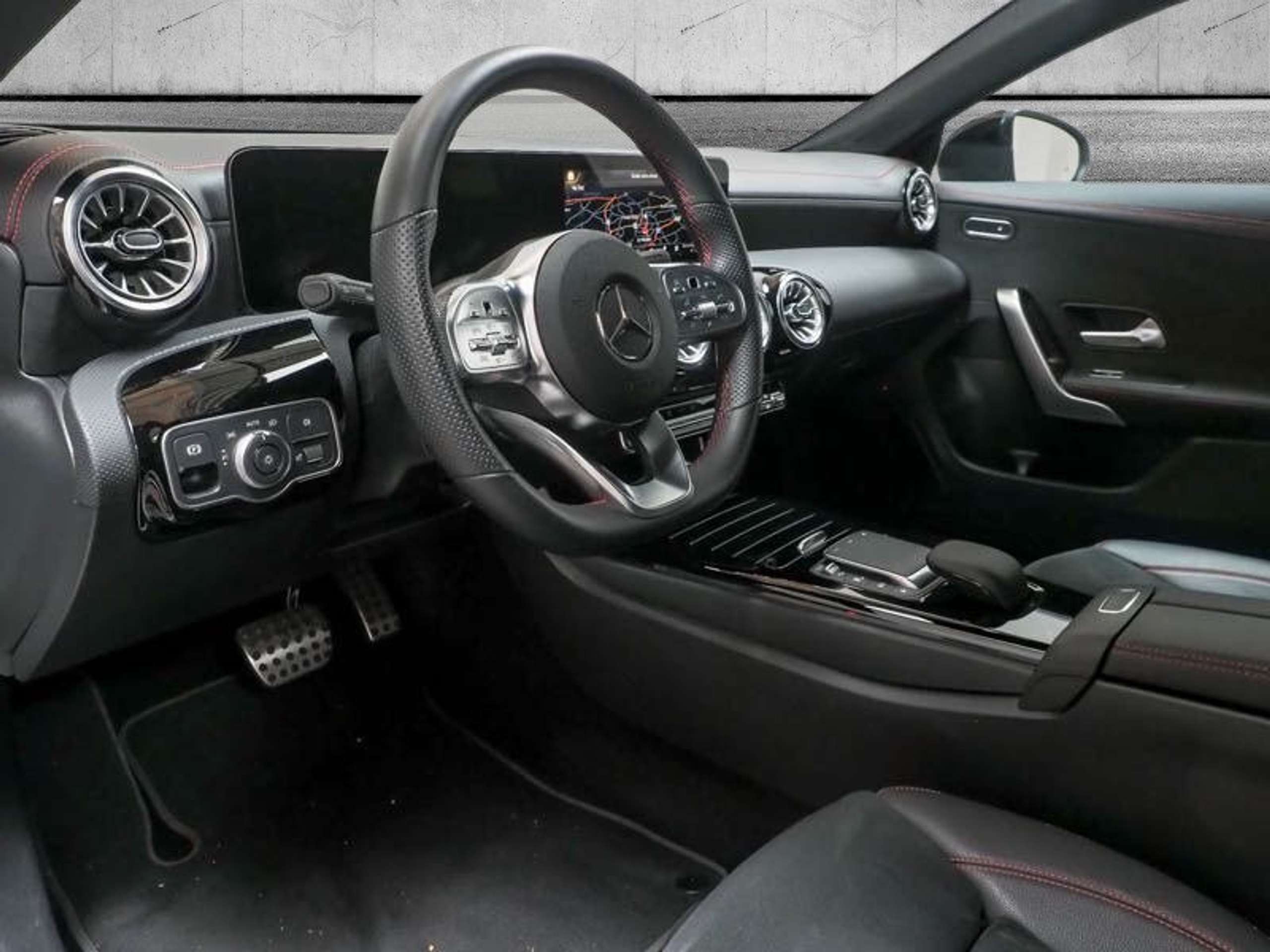 Mercedes-Benz - CLA 220