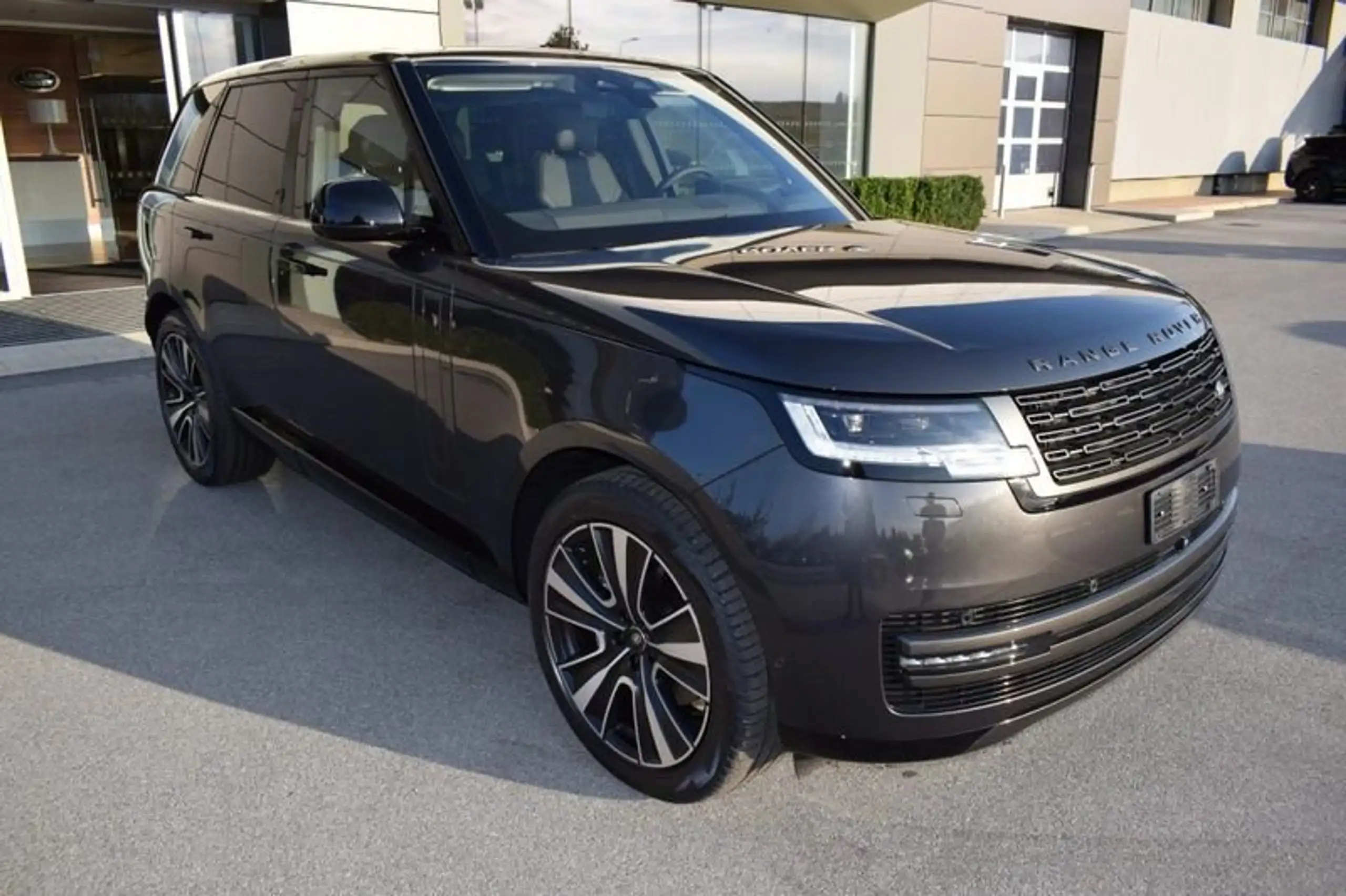 Land Rover - Range Rover