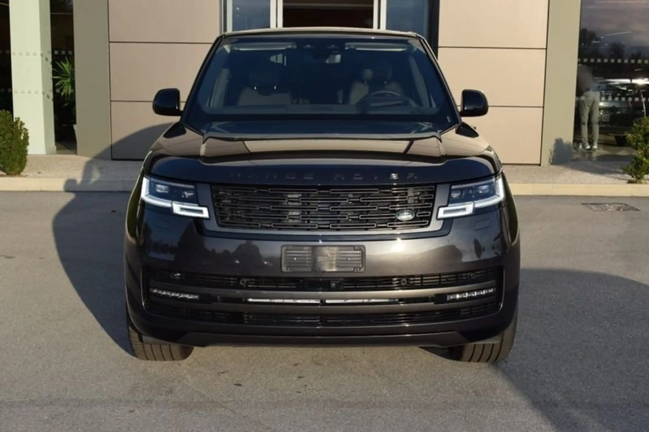 Land Rover - Range Rover