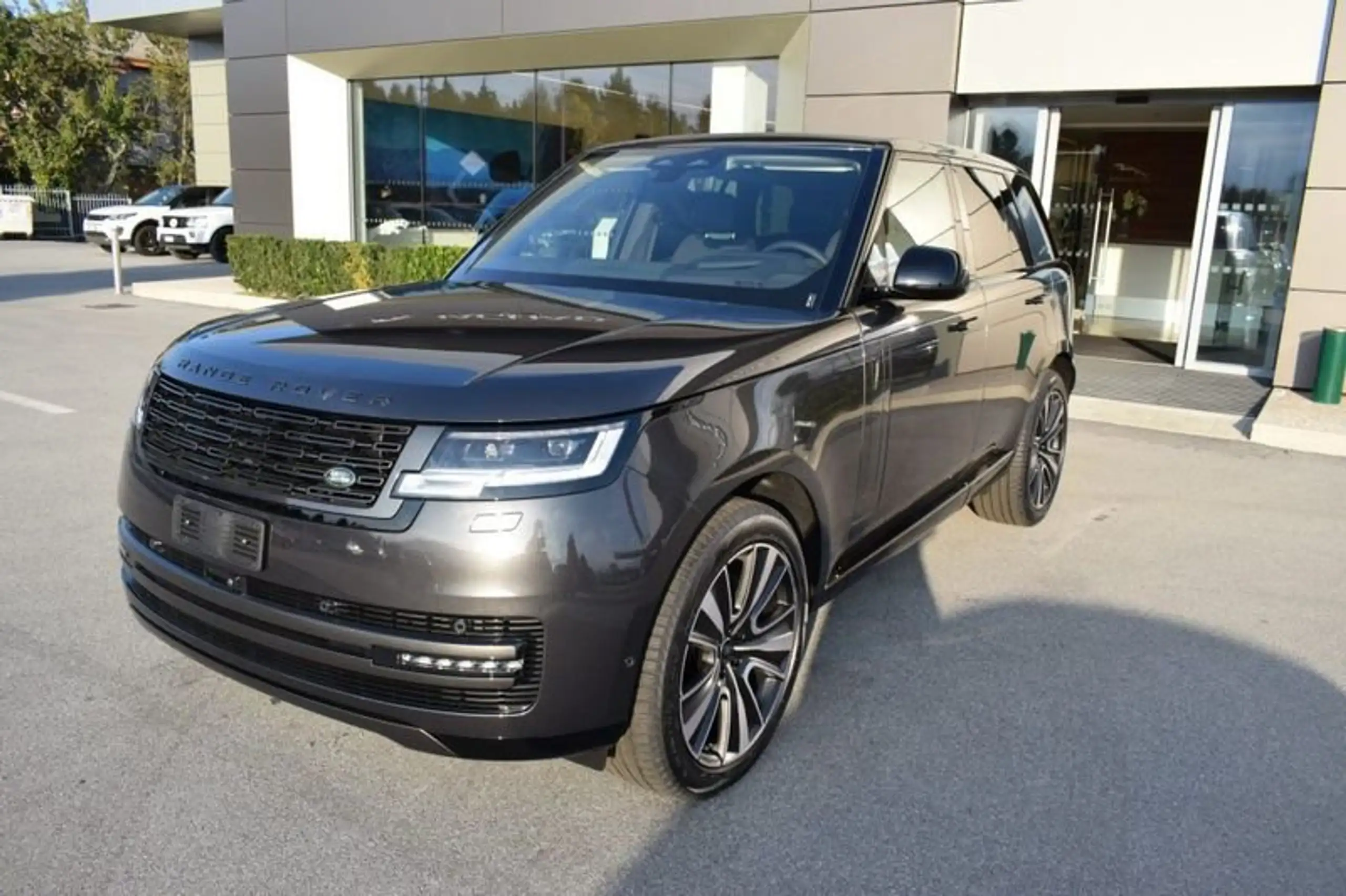 Land Rover - Range Rover