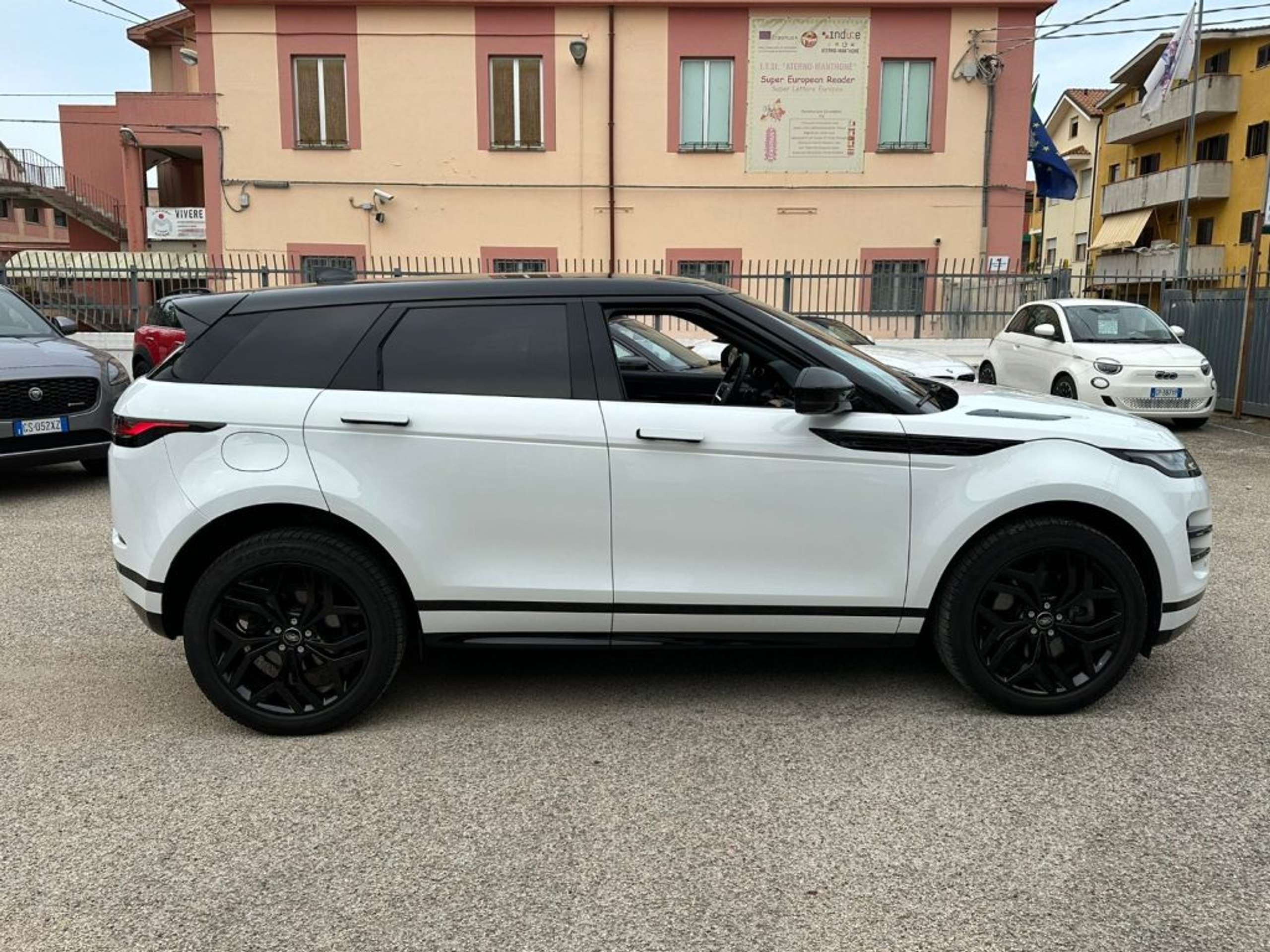 Land Rover - Range Rover Evoque