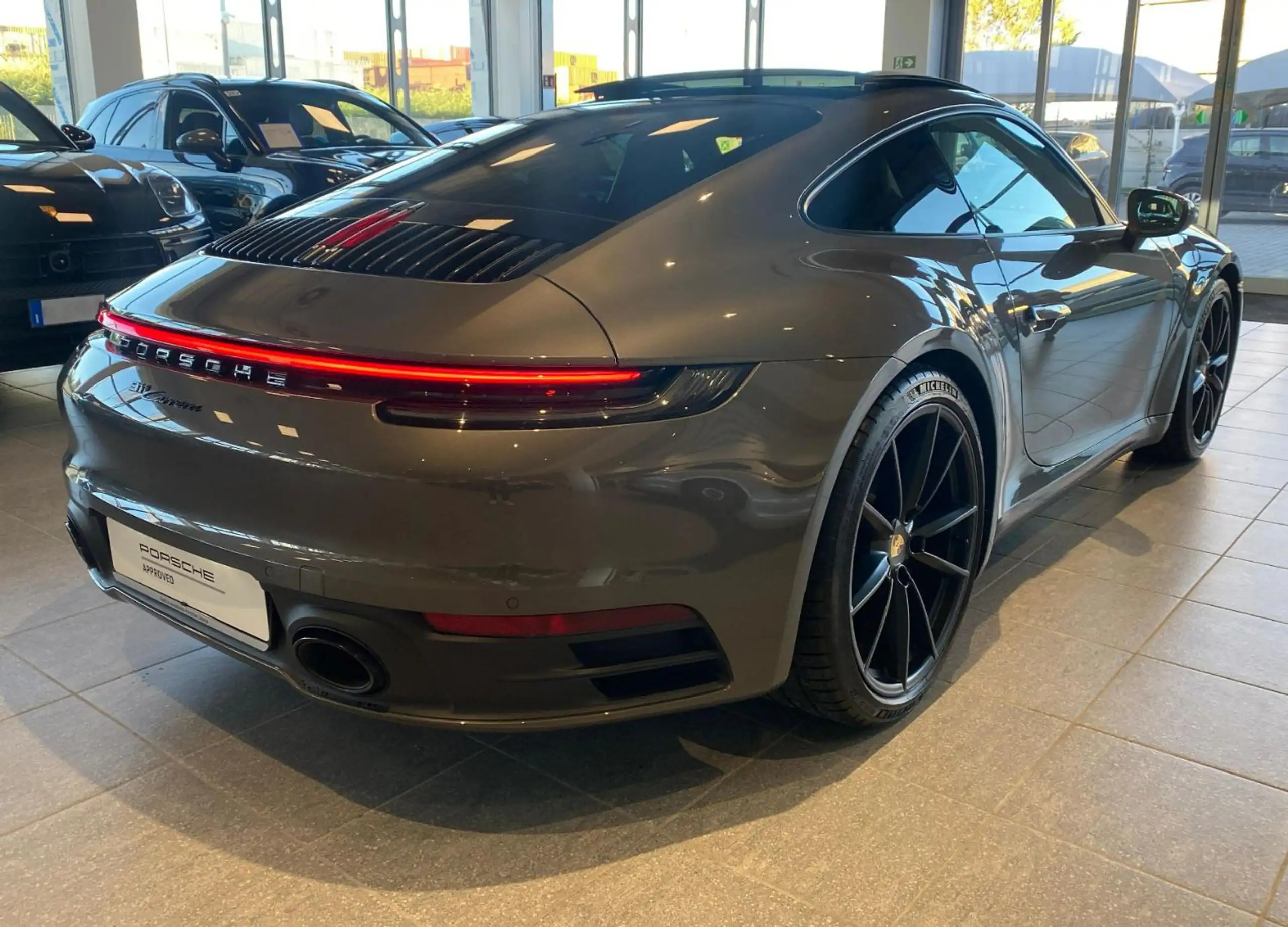 Porsche - 911