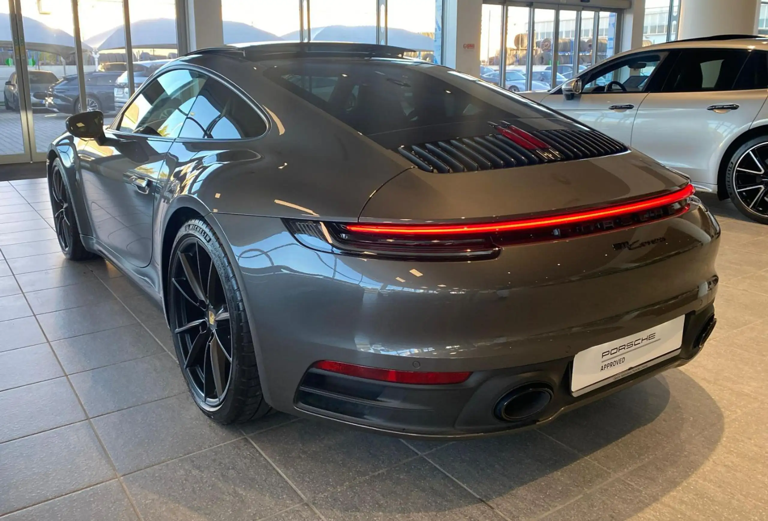 Porsche - 911