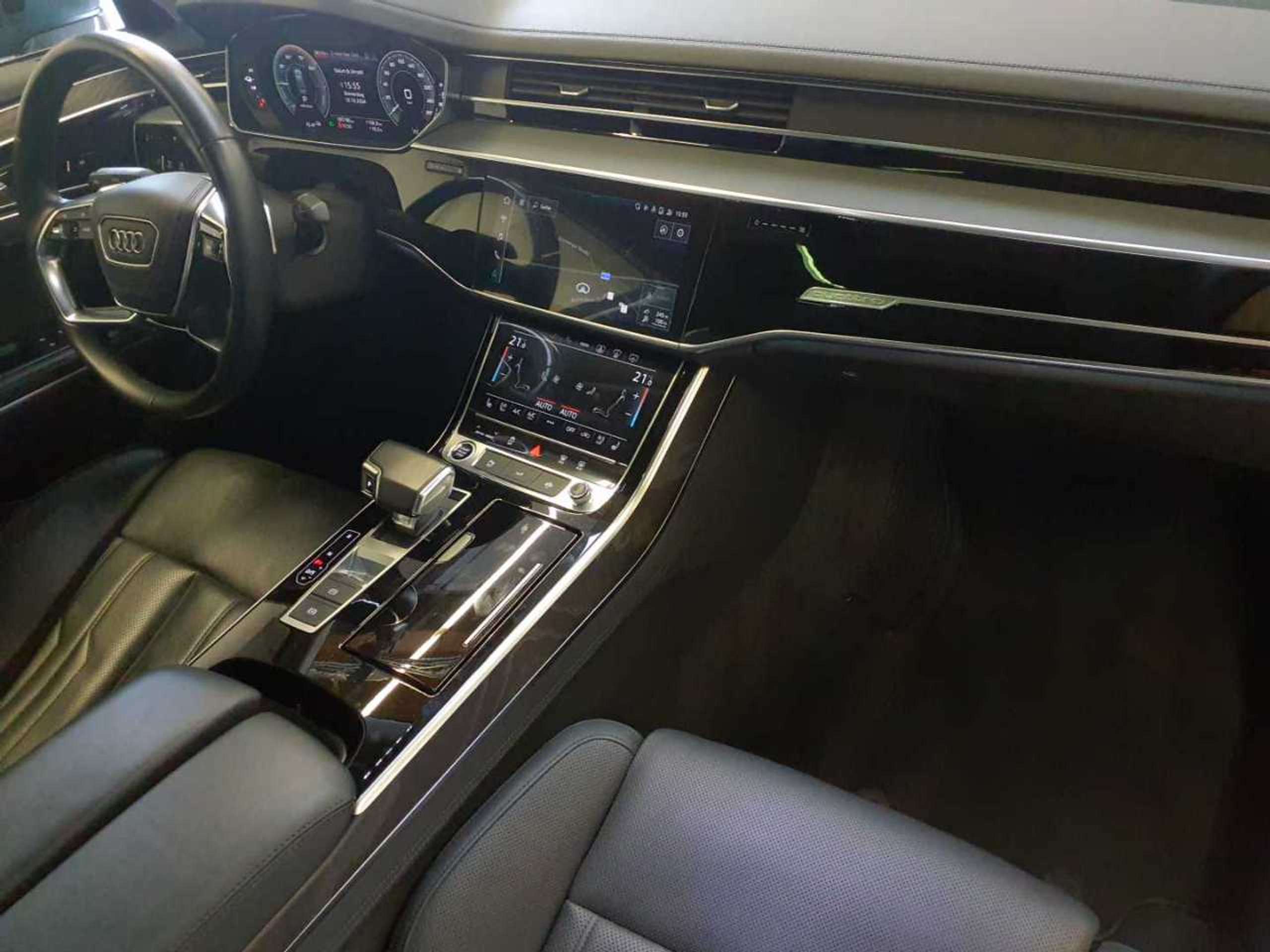 Audi - A8