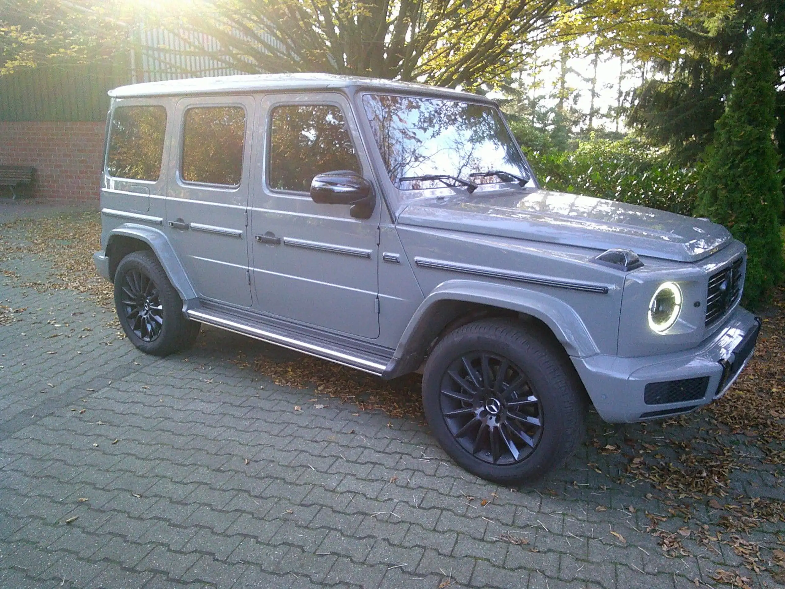 Mercedes-Benz - G 400