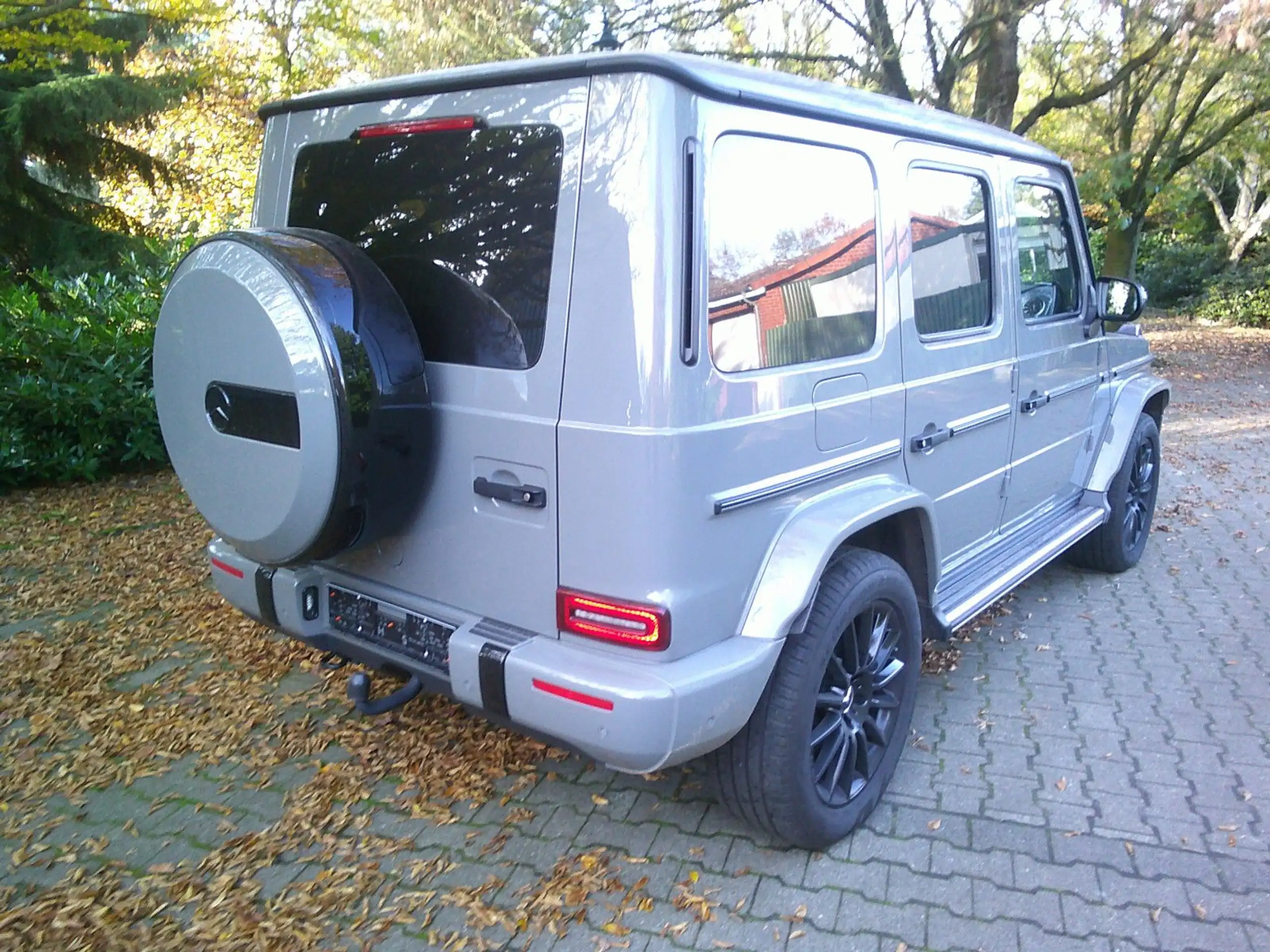 Mercedes-Benz - G 400