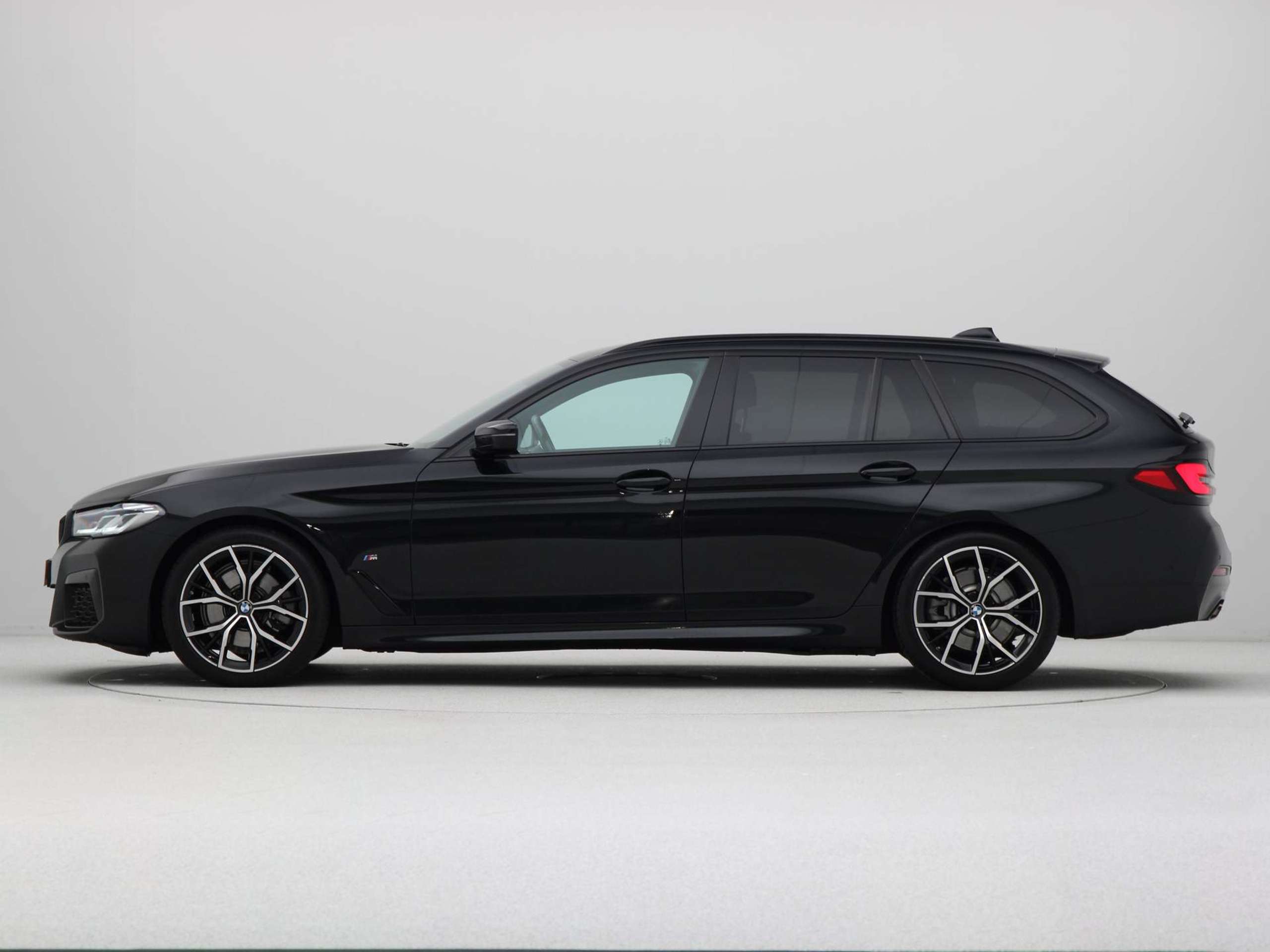 BMW - 520