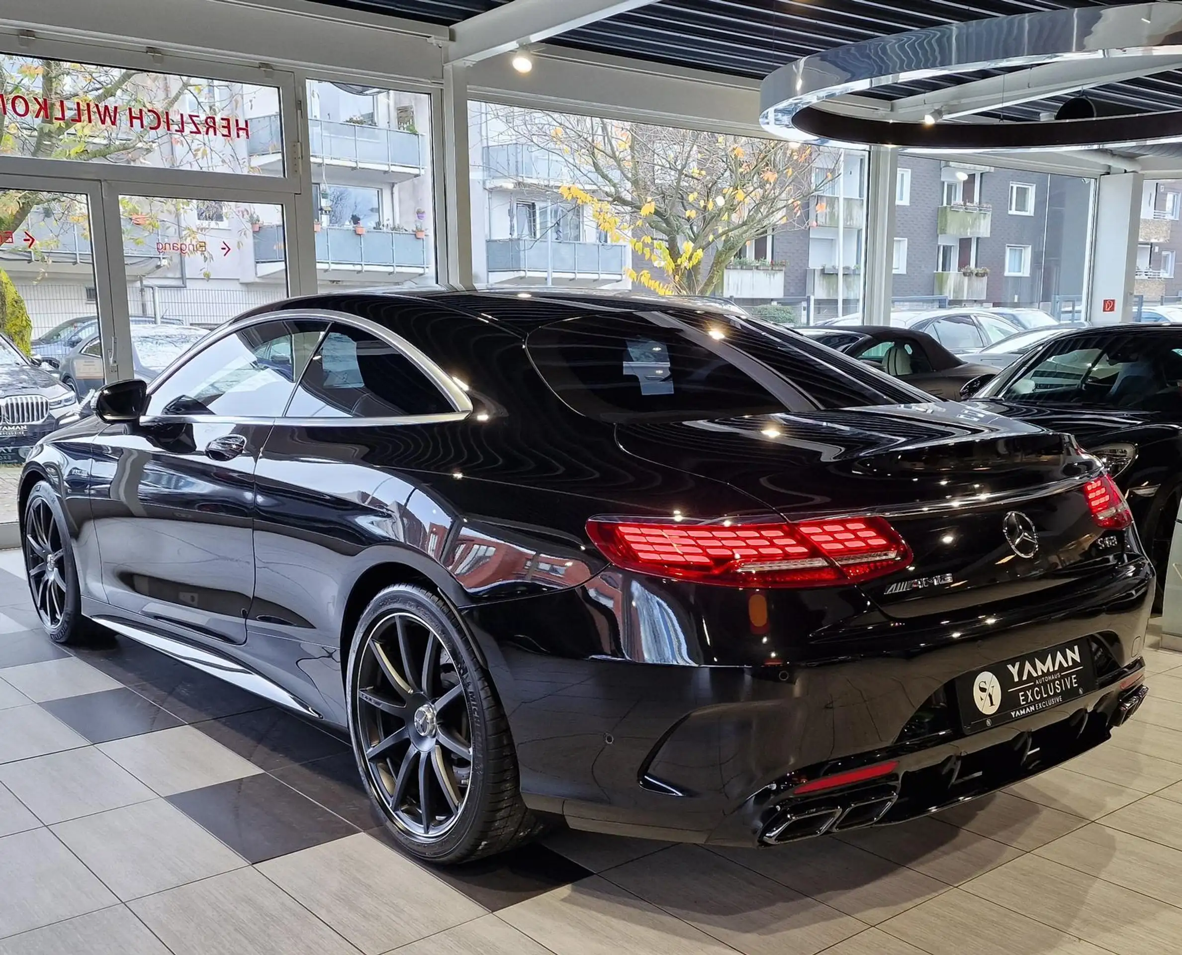 Mercedes-Benz - S 63 AMG