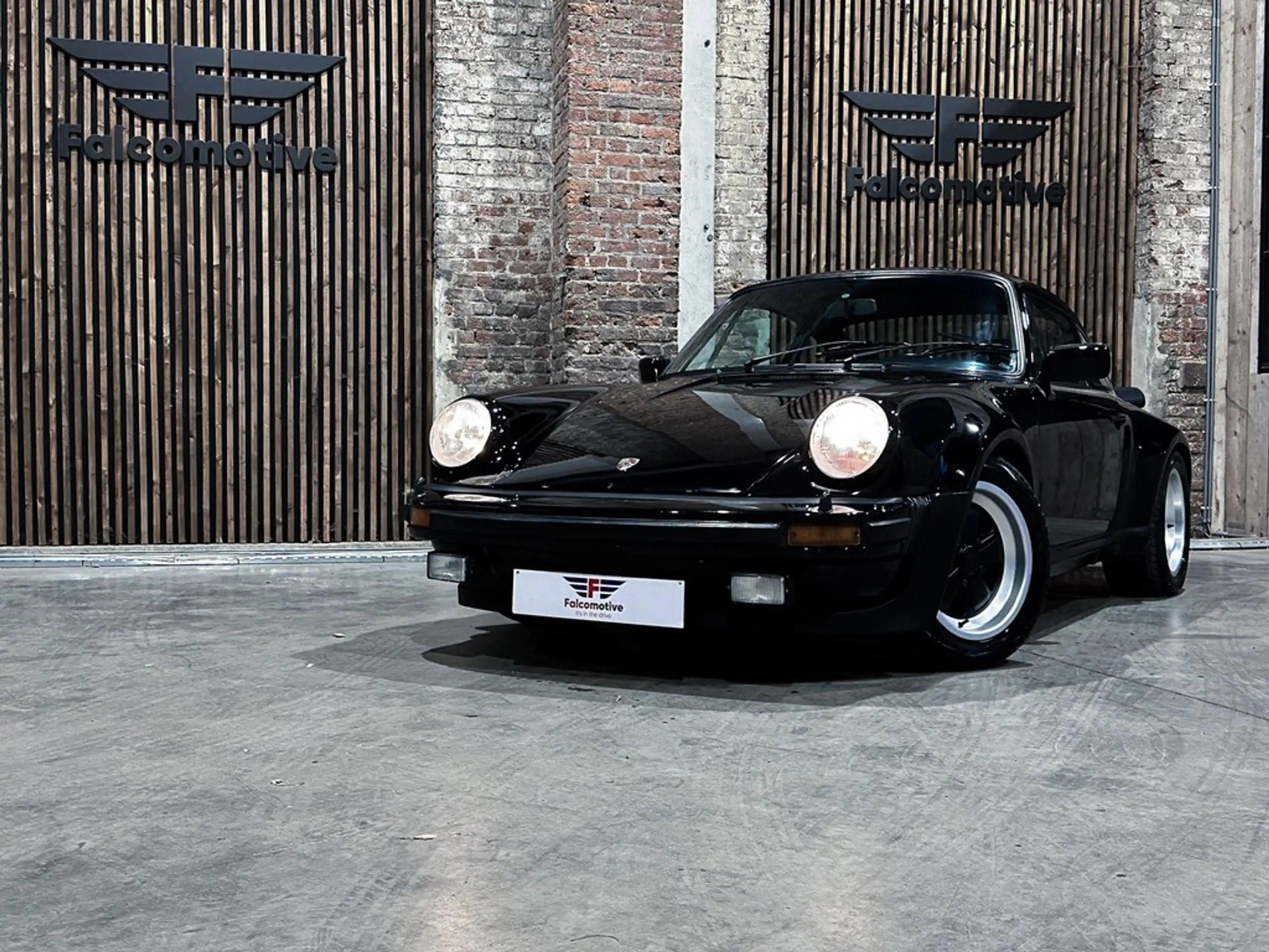 Porsche - 930