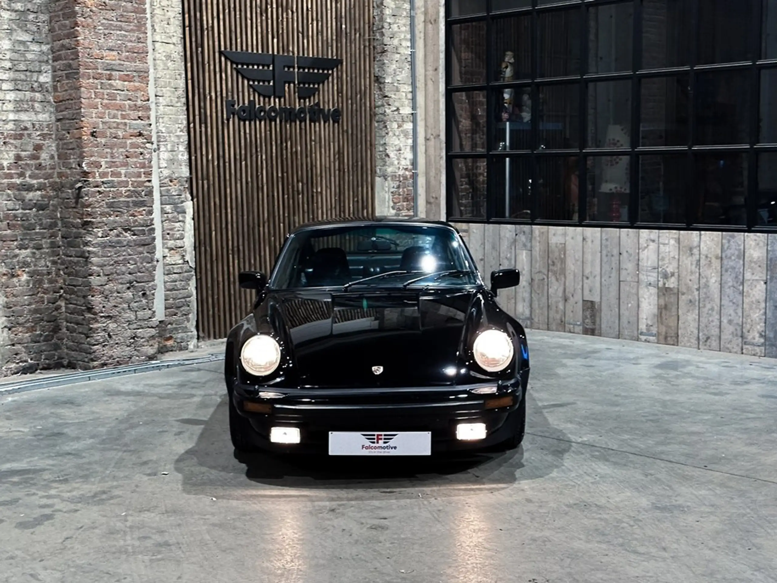 Porsche - 930