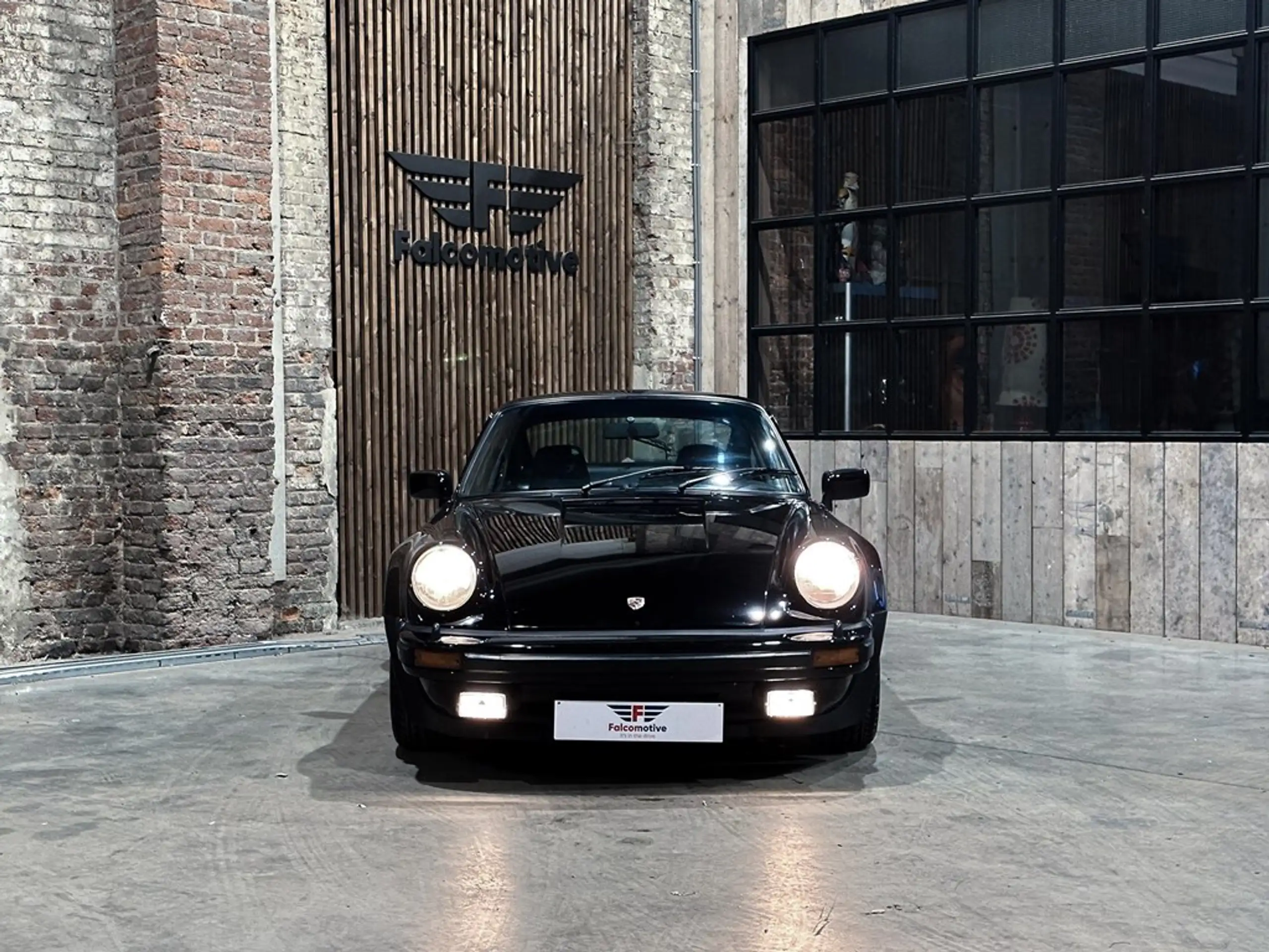 Porsche - 930