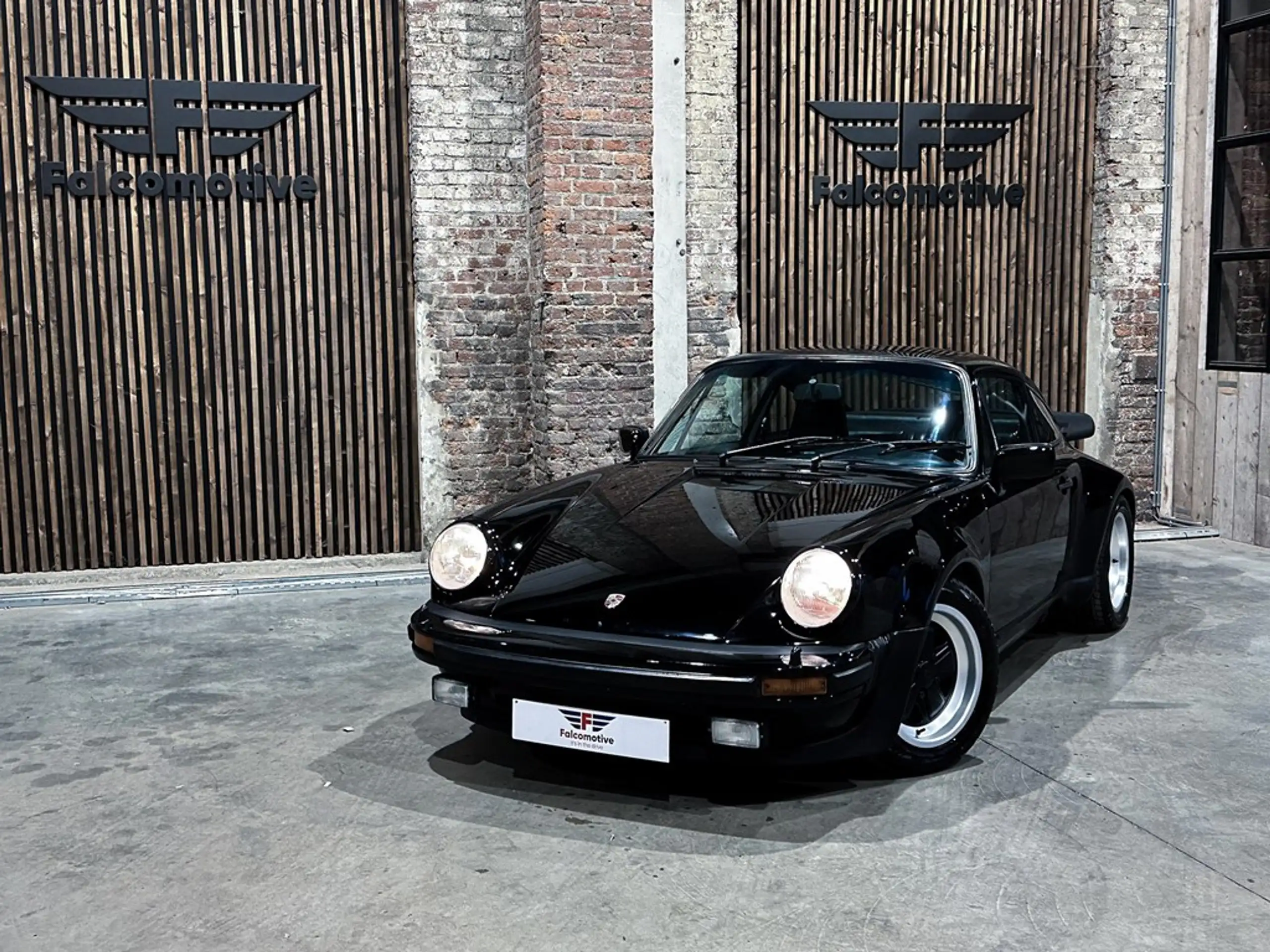 Porsche - 930