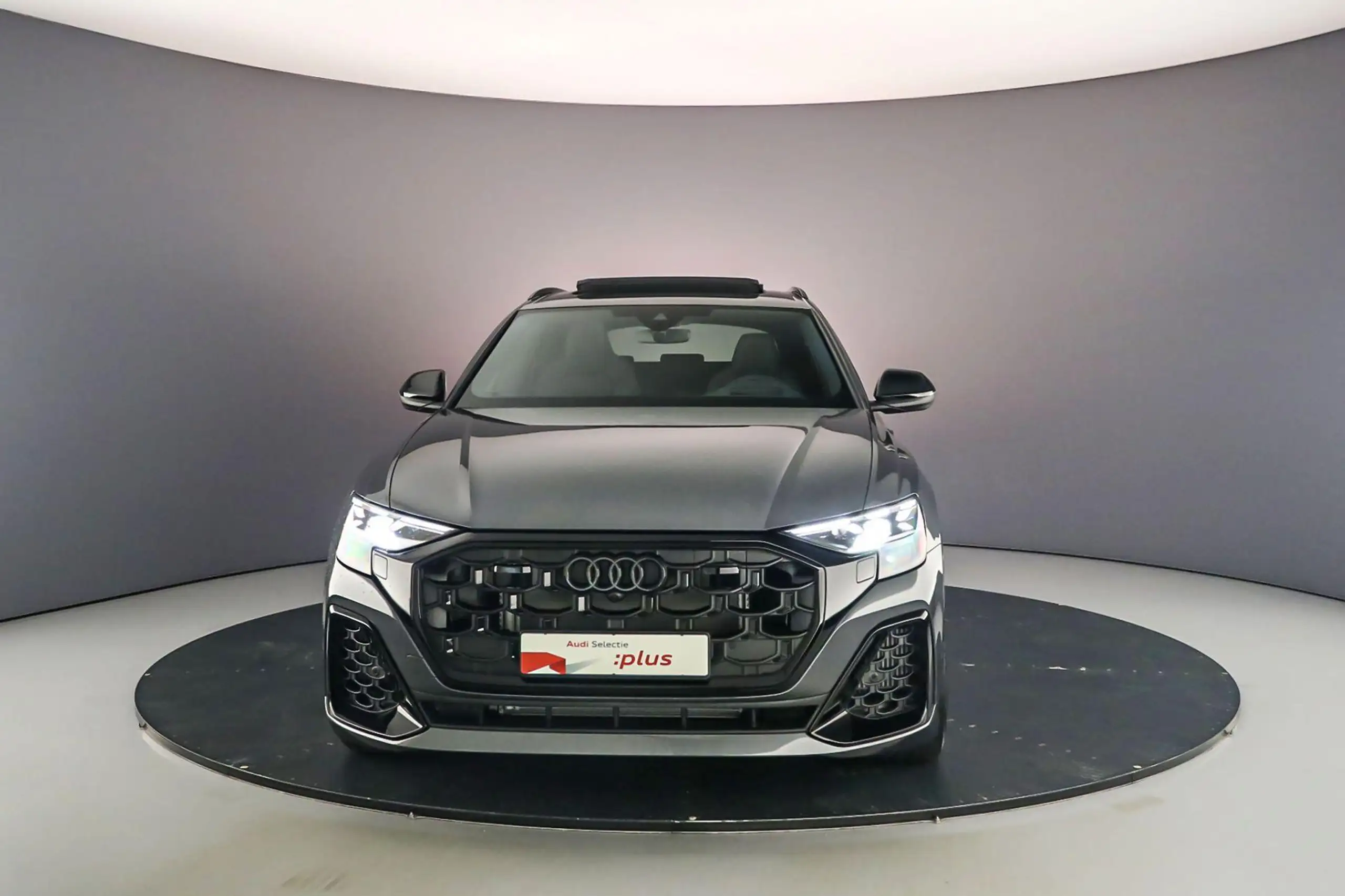 Audi - Q8