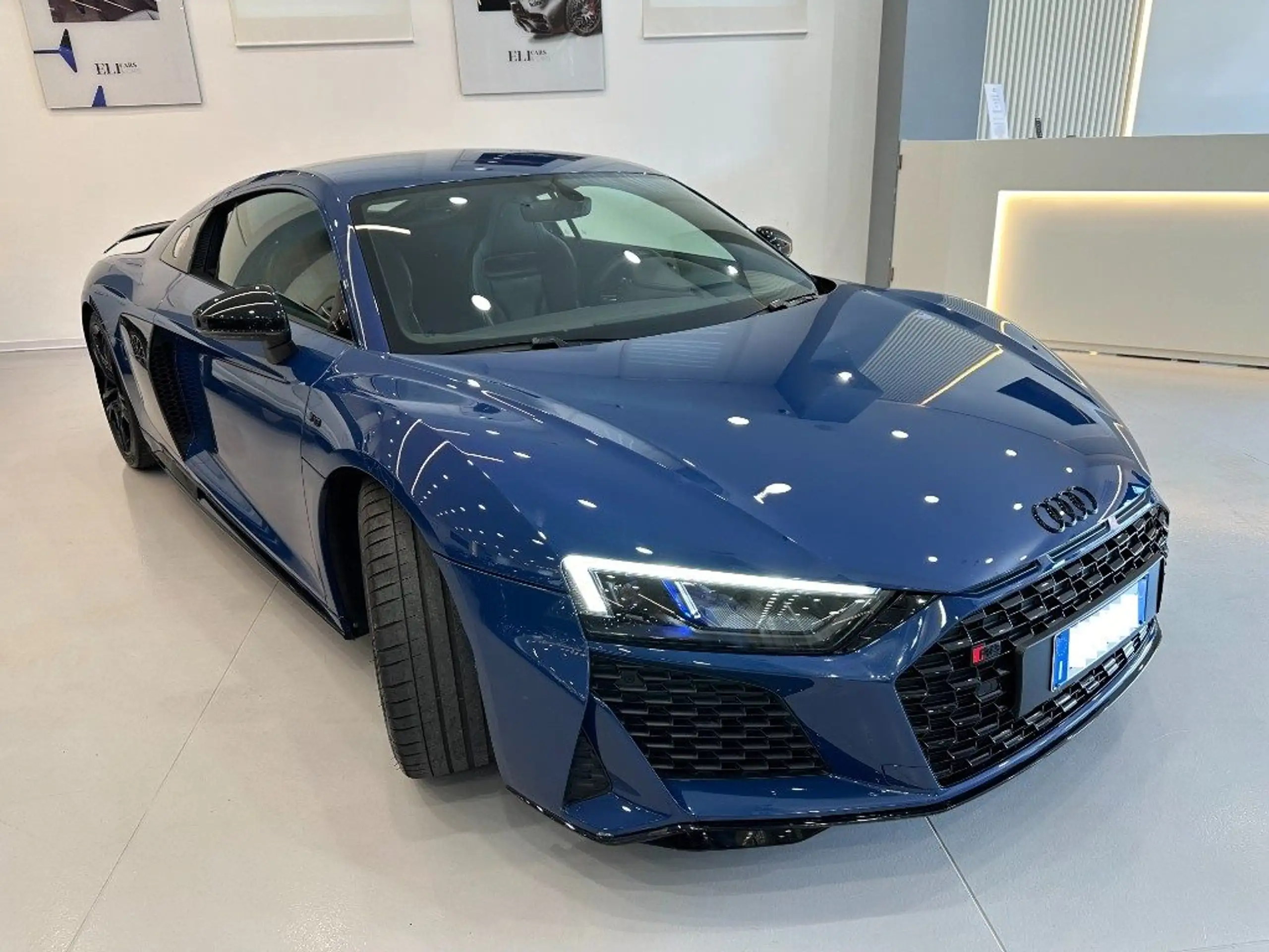 Audi - R8