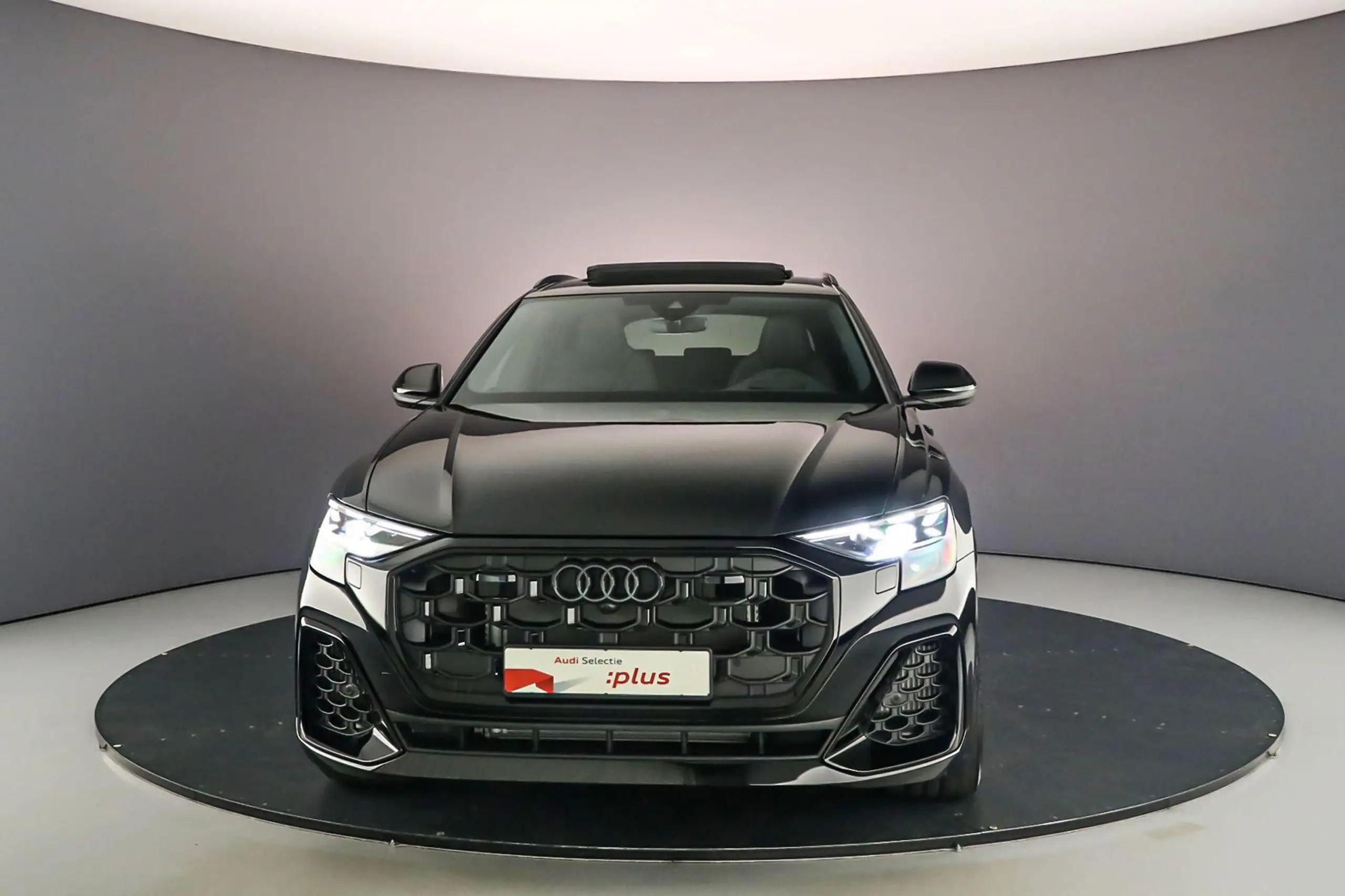 Audi - Q8