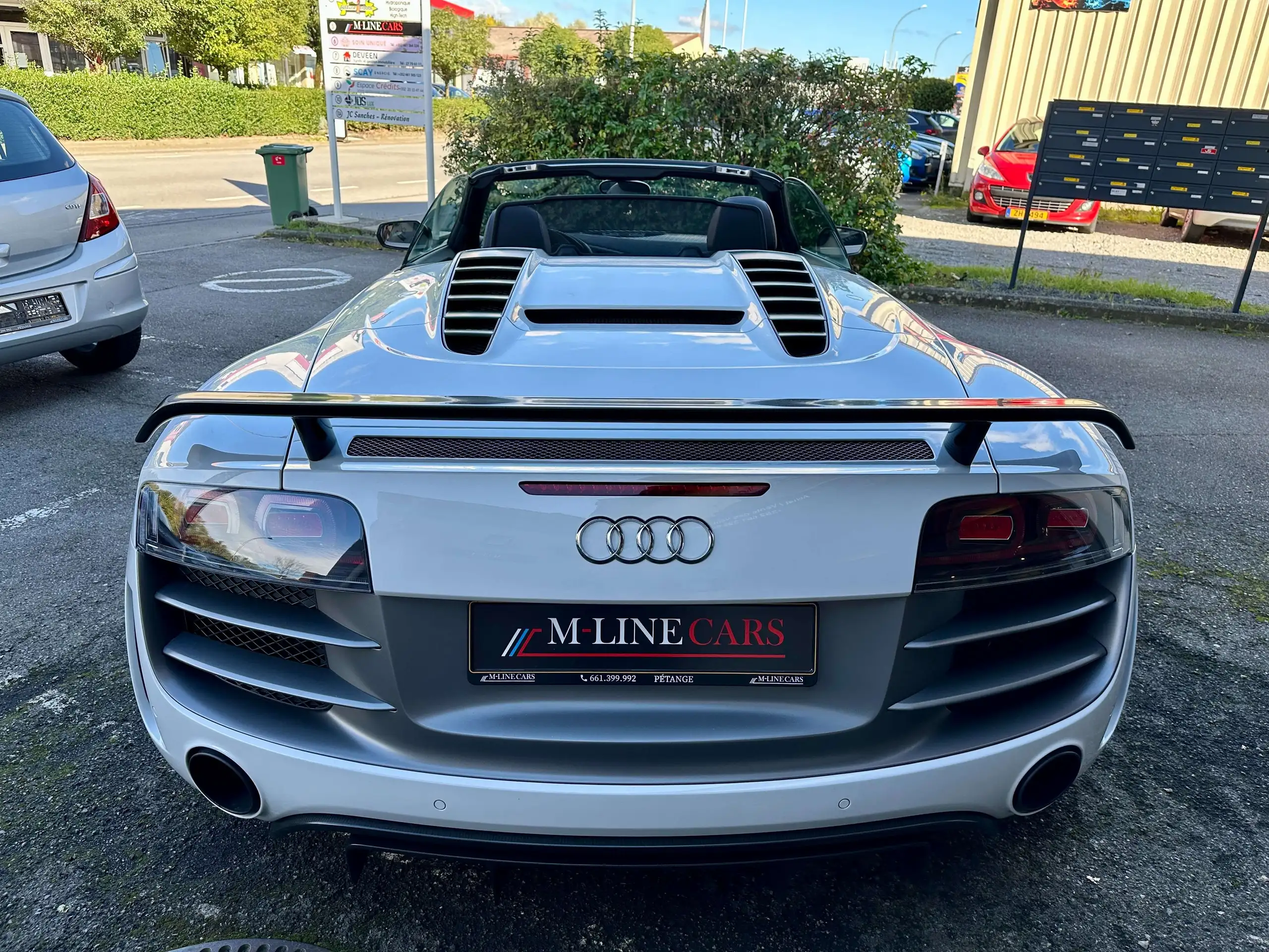 Audi - R8