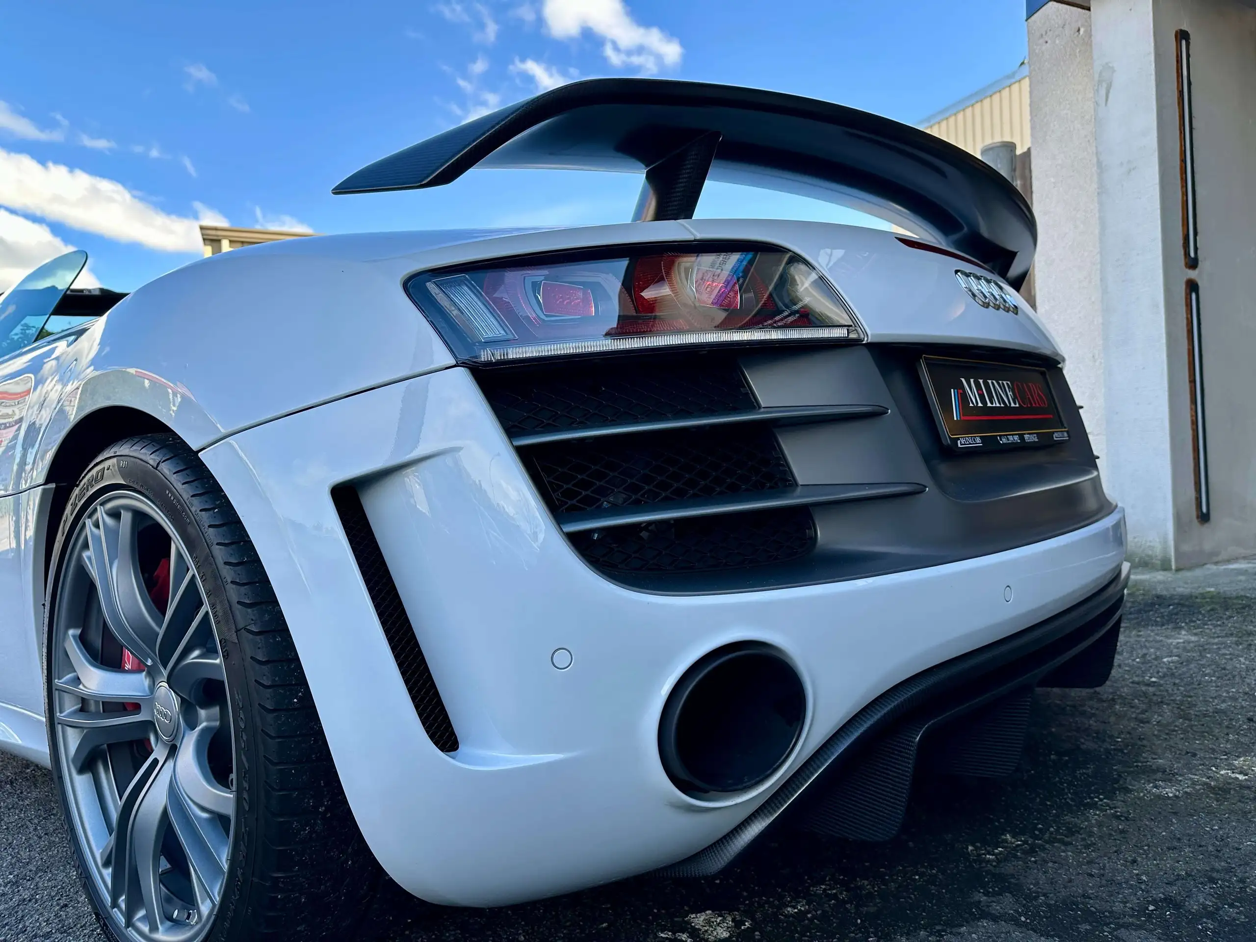 Audi - R8