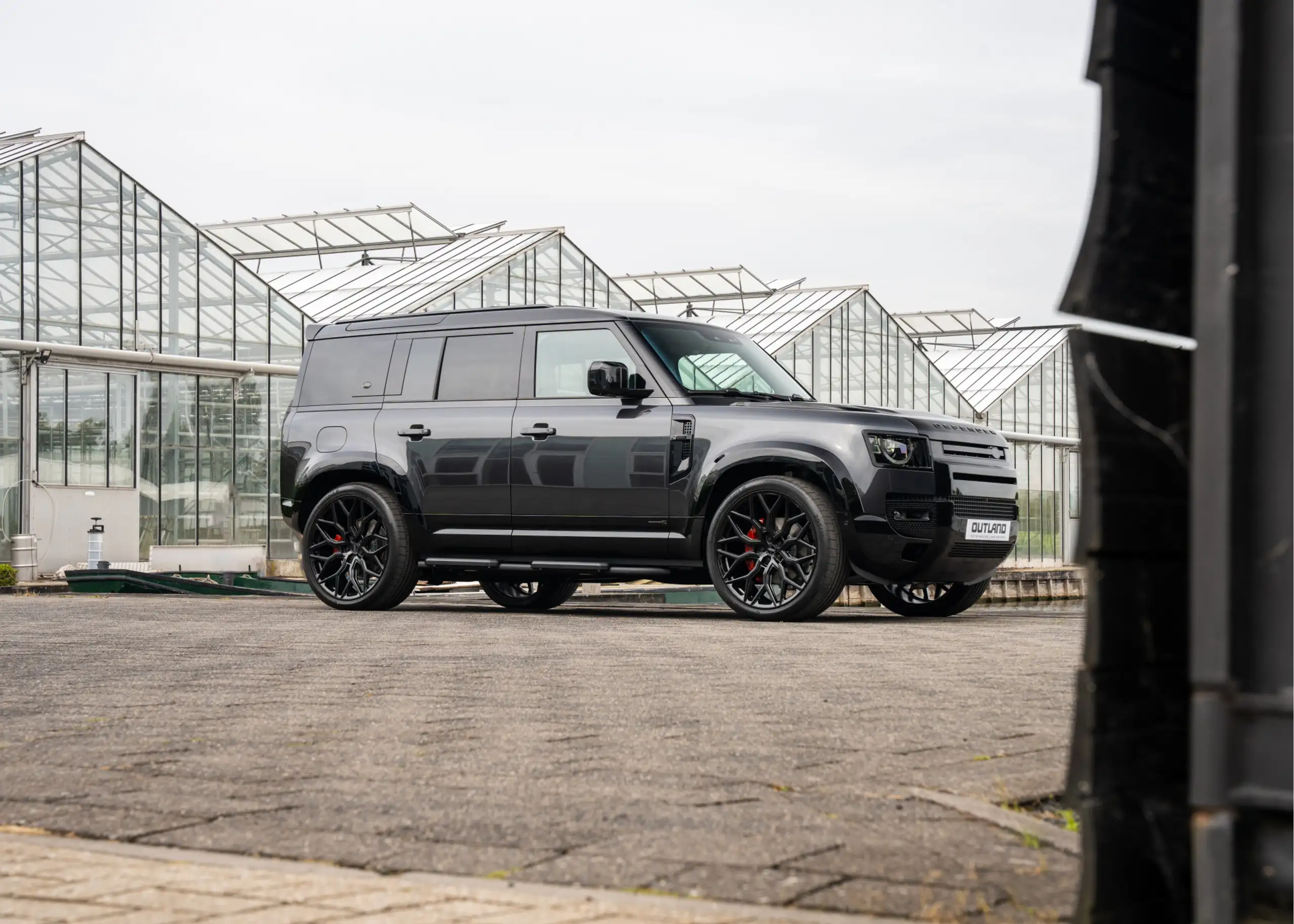 Land Rover - Defender