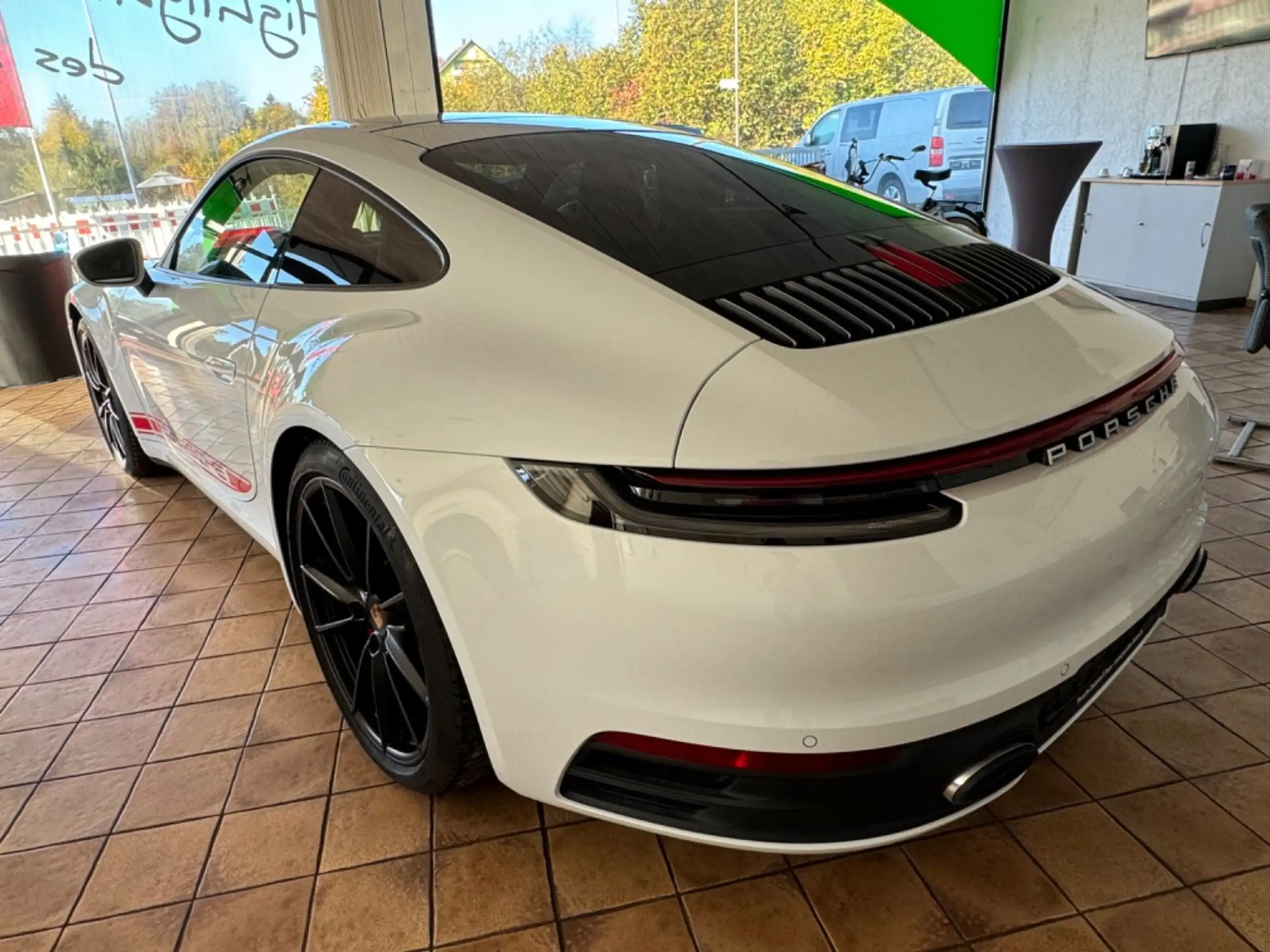 Porsche - 911