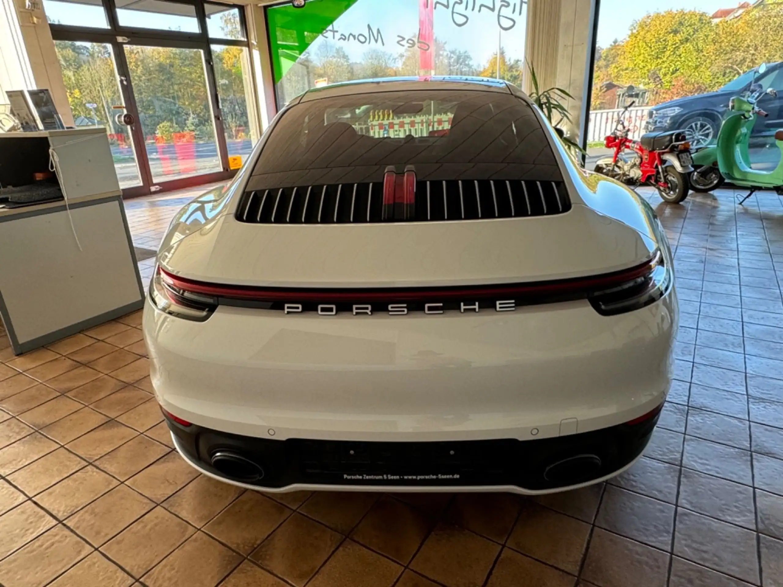 Porsche - 911