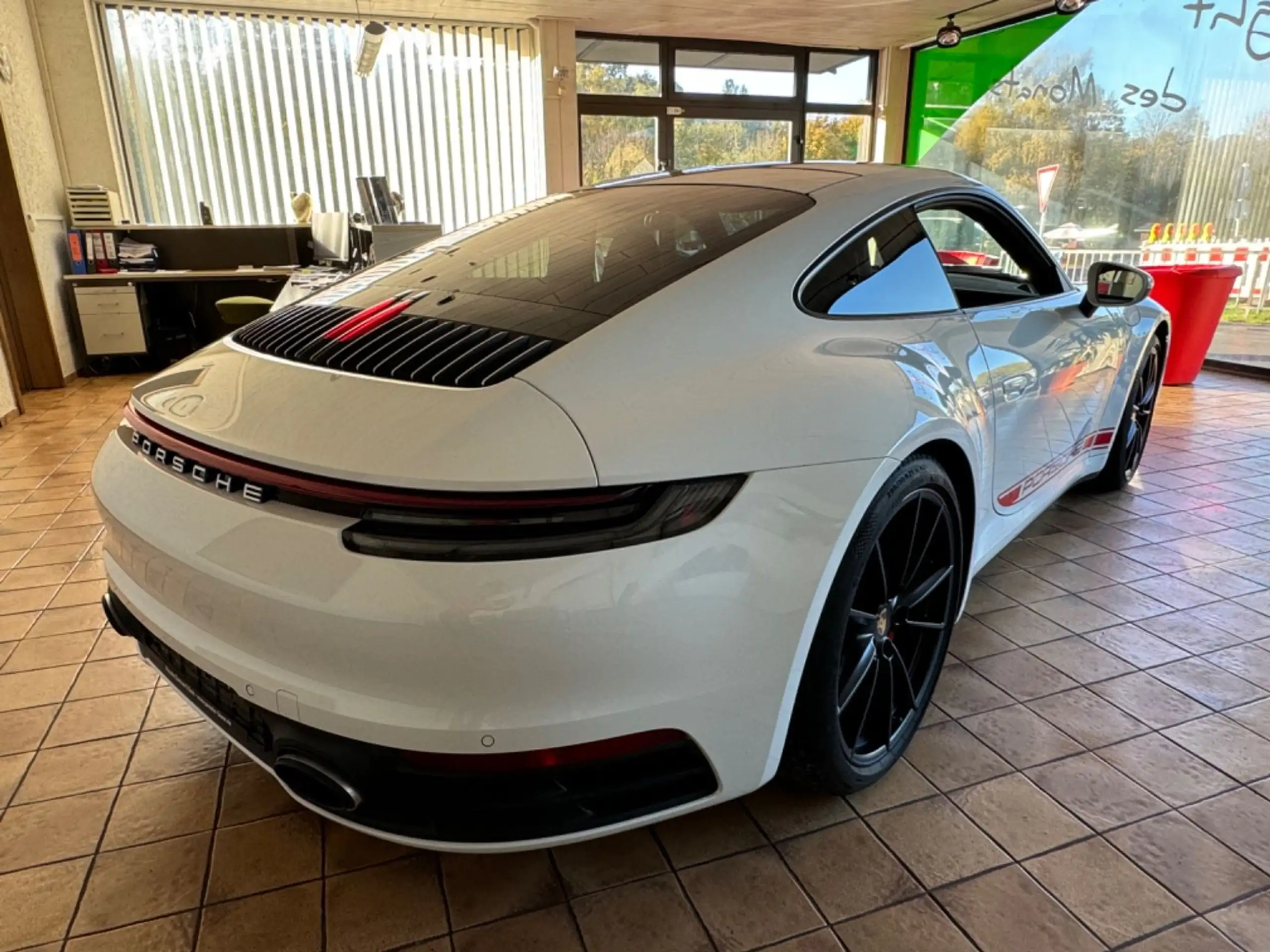 Porsche - 911