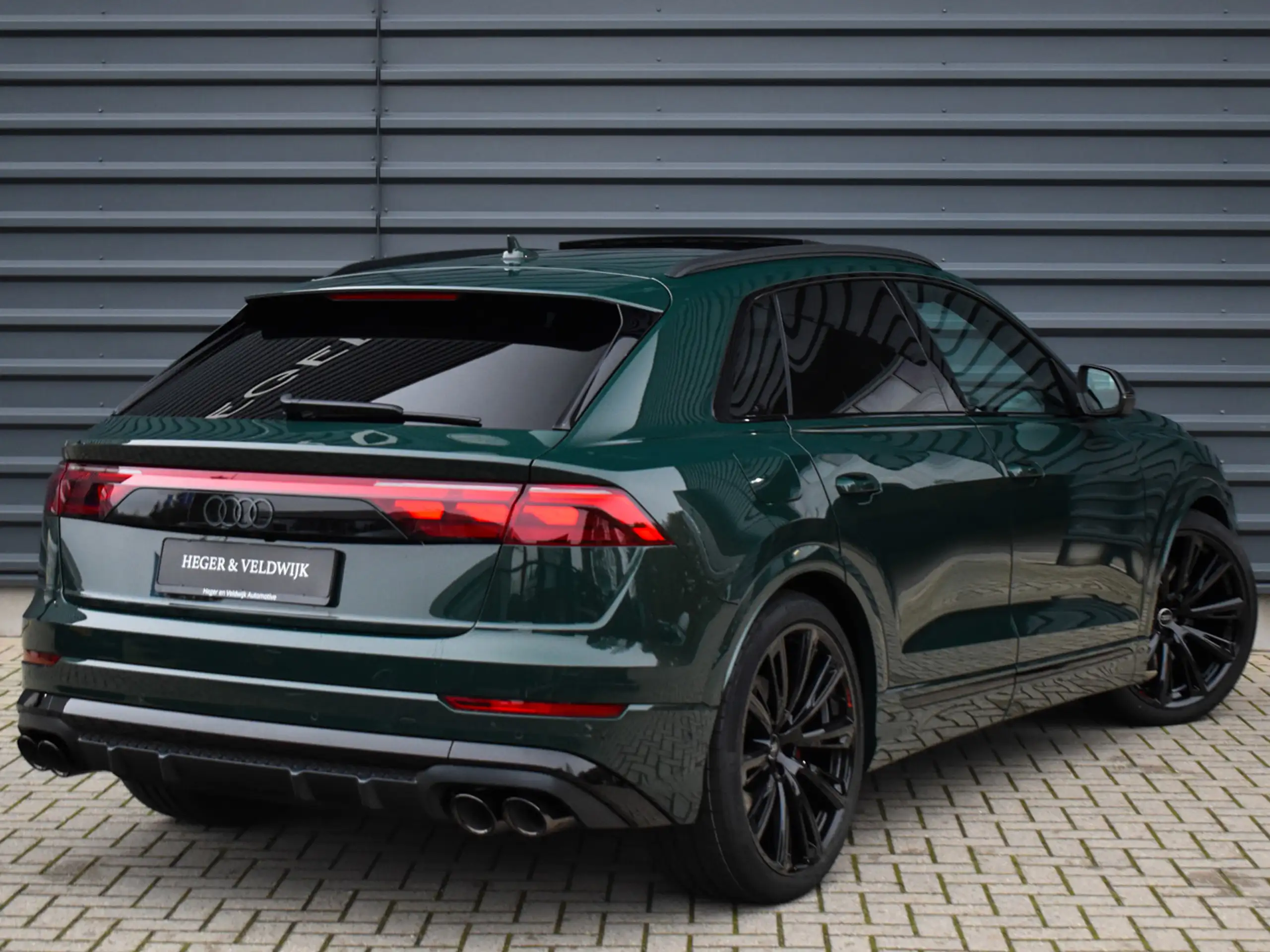 Audi - Q8