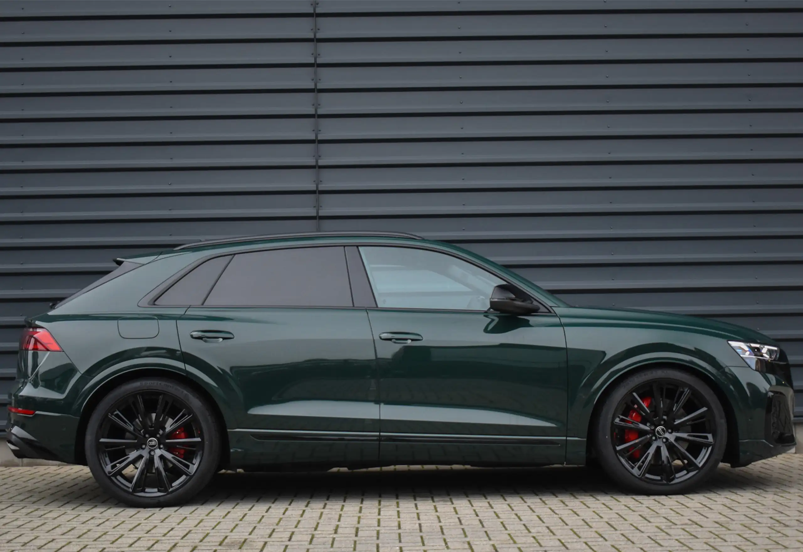 Audi - Q8