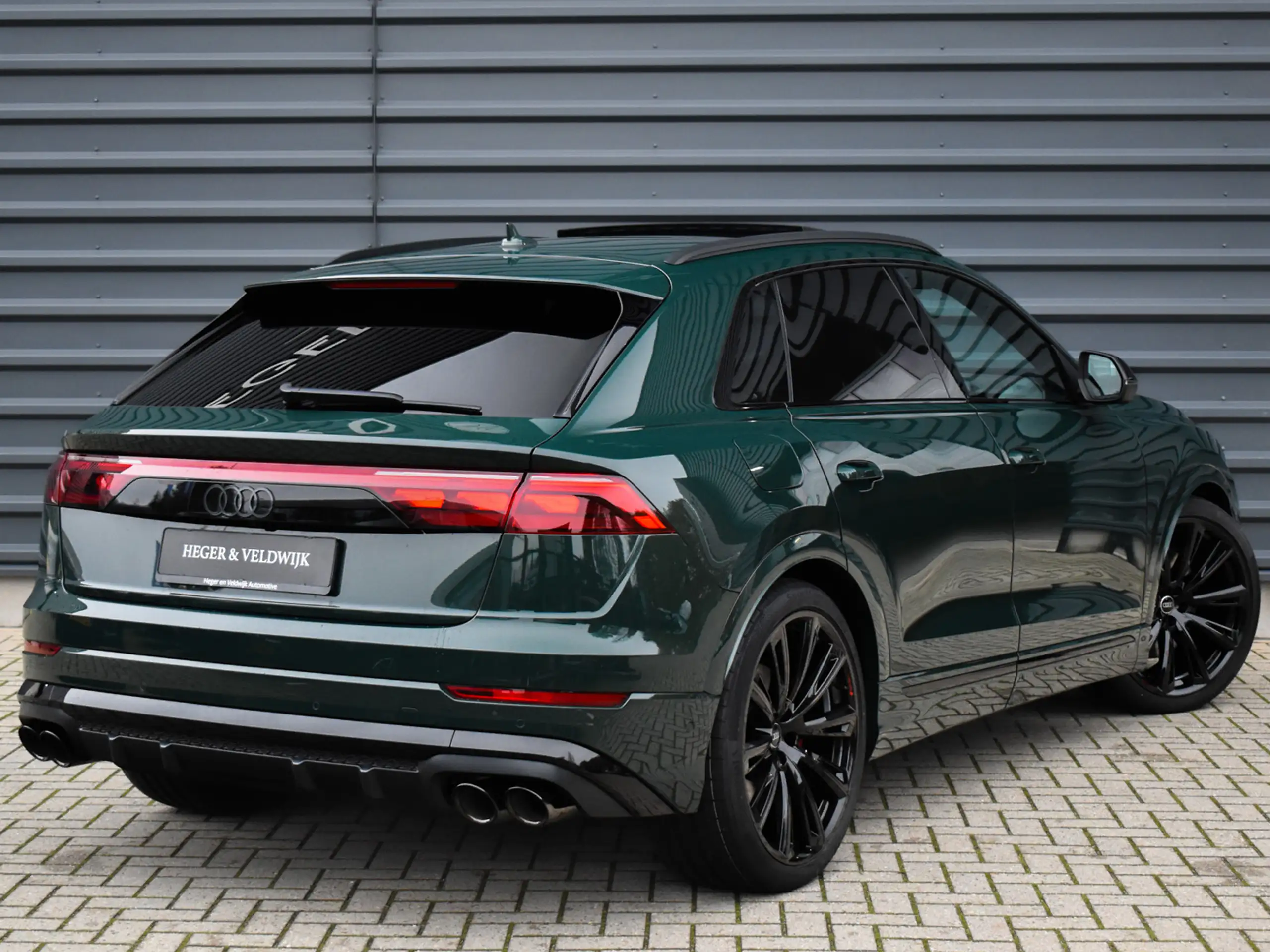 Audi - Q8