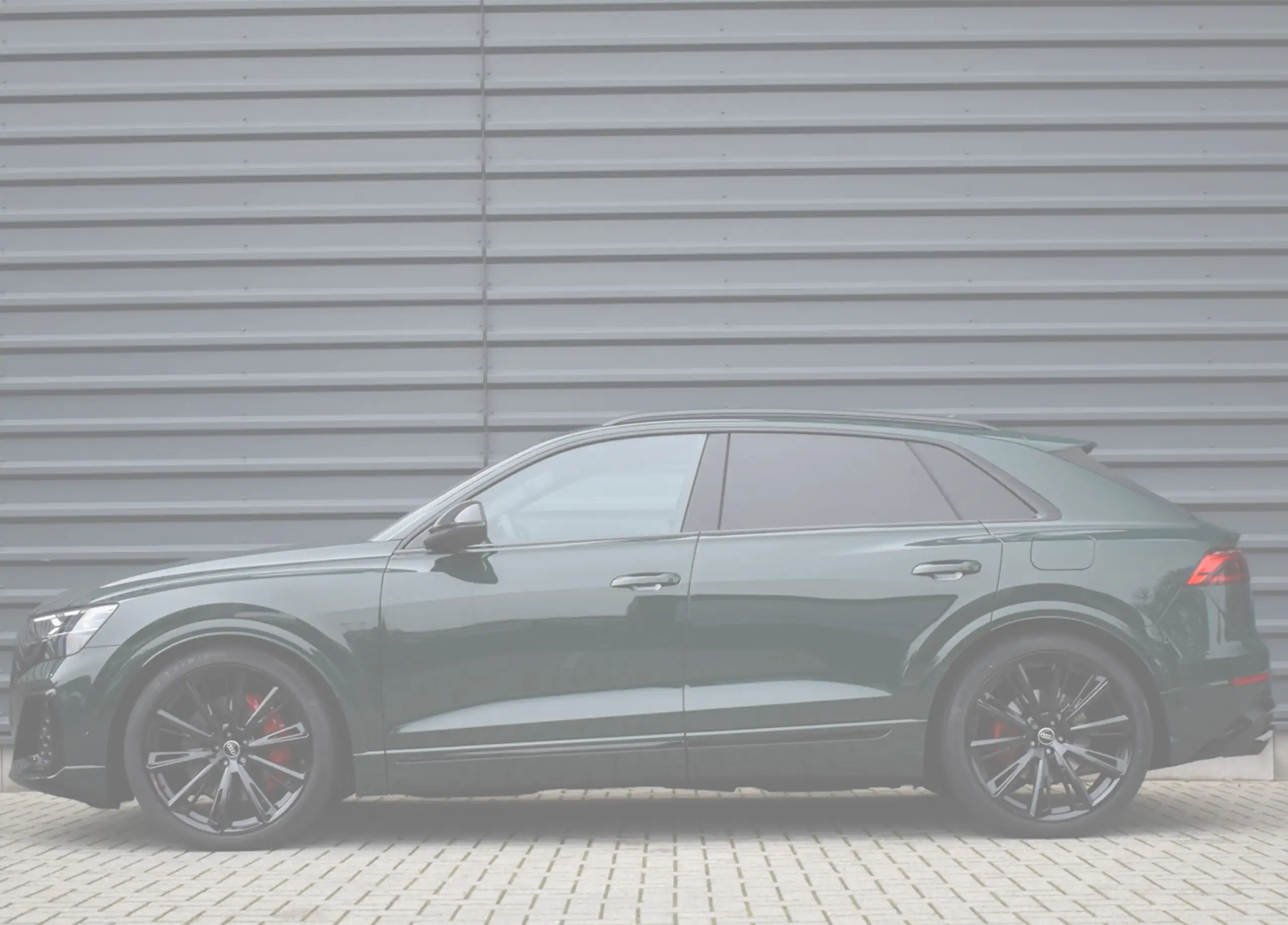 Audi - Q8