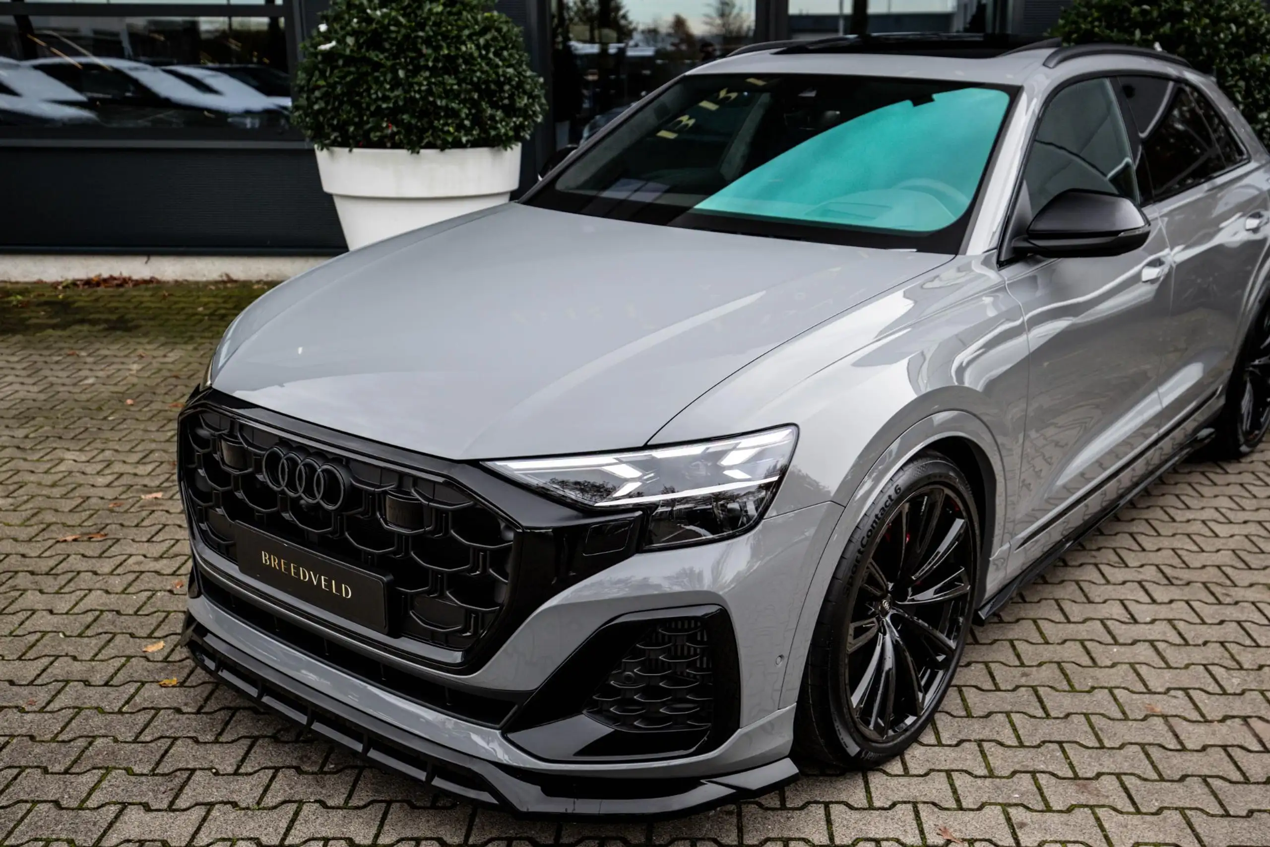 Audi - Q8