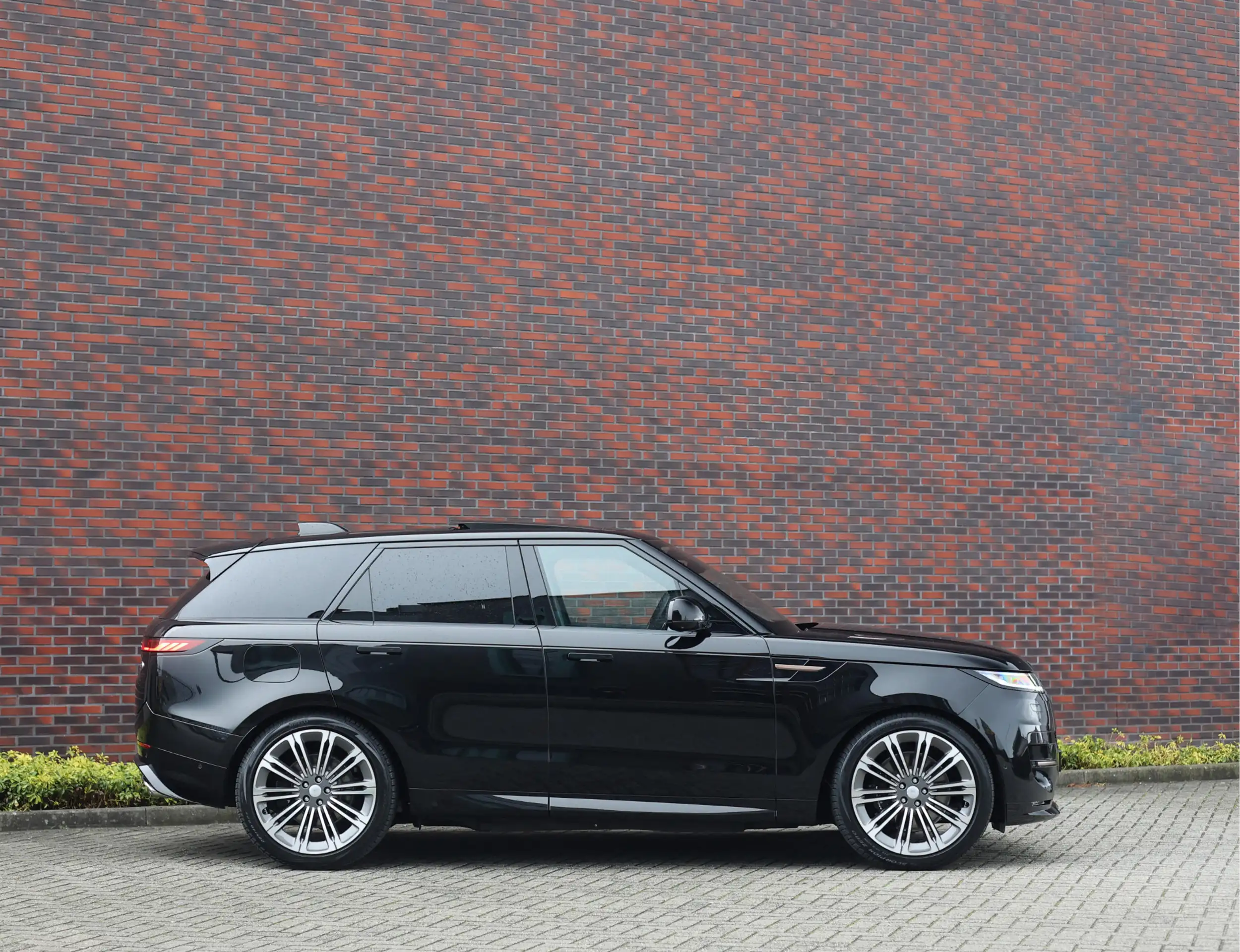 Land Rover - Range Rover Sport