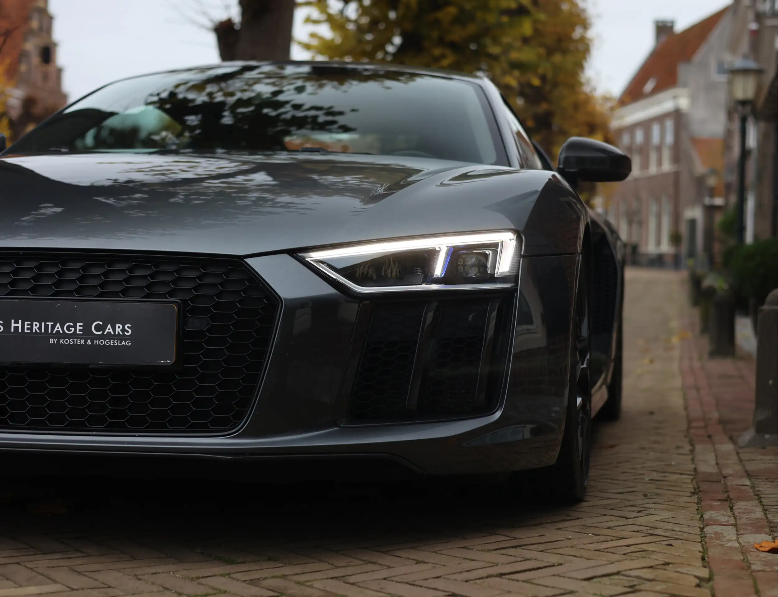 Audi - R8