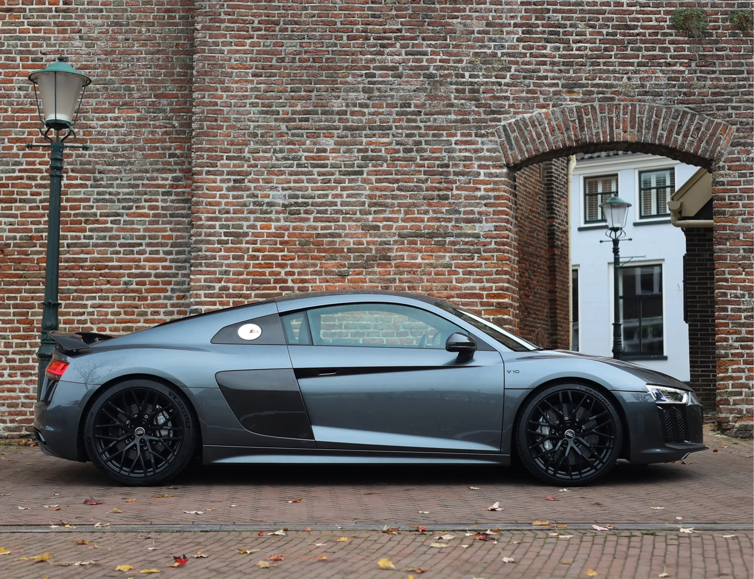 Audi - R8